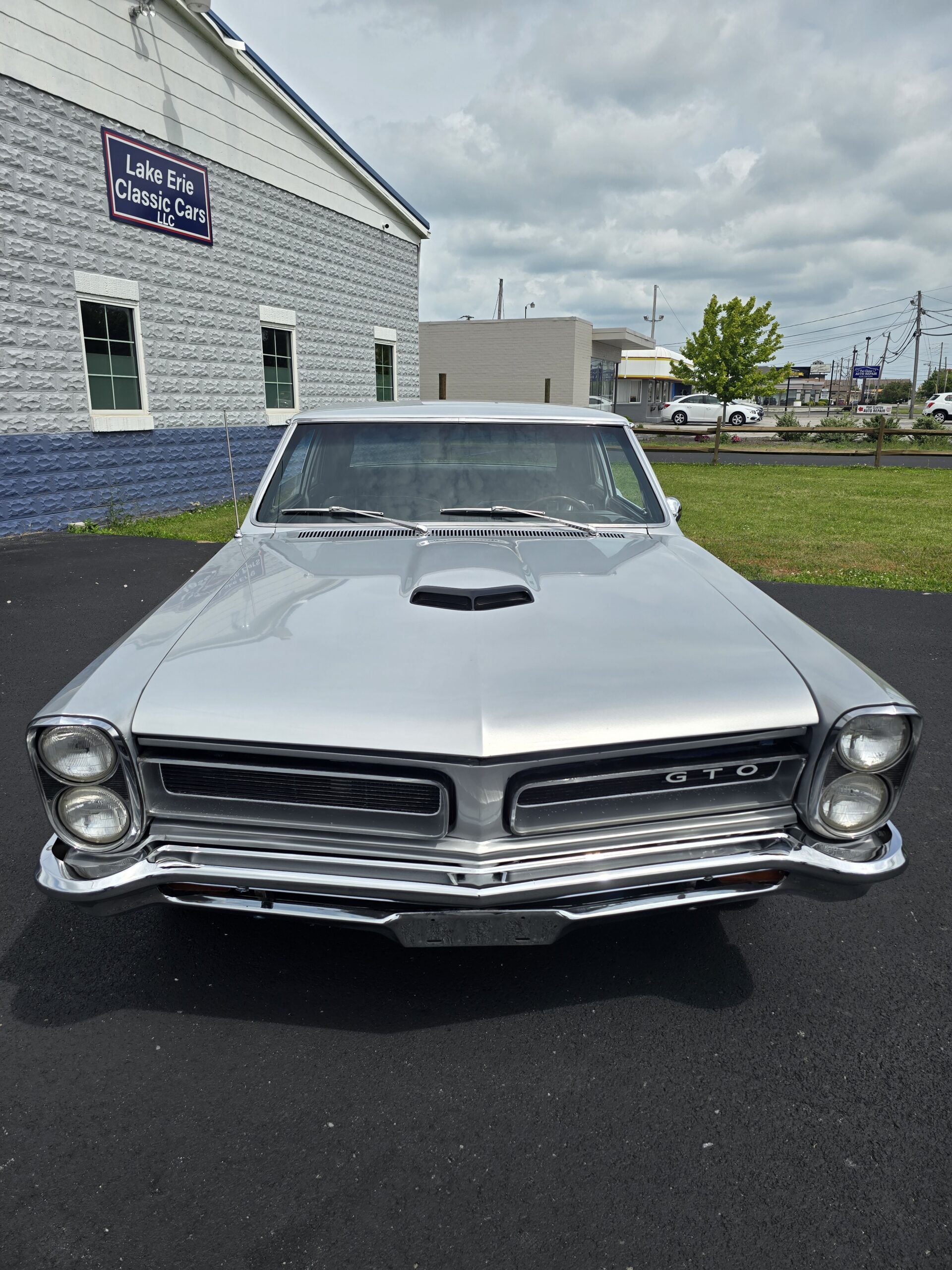 1965 Pontiac Tempest (GTO Replica)