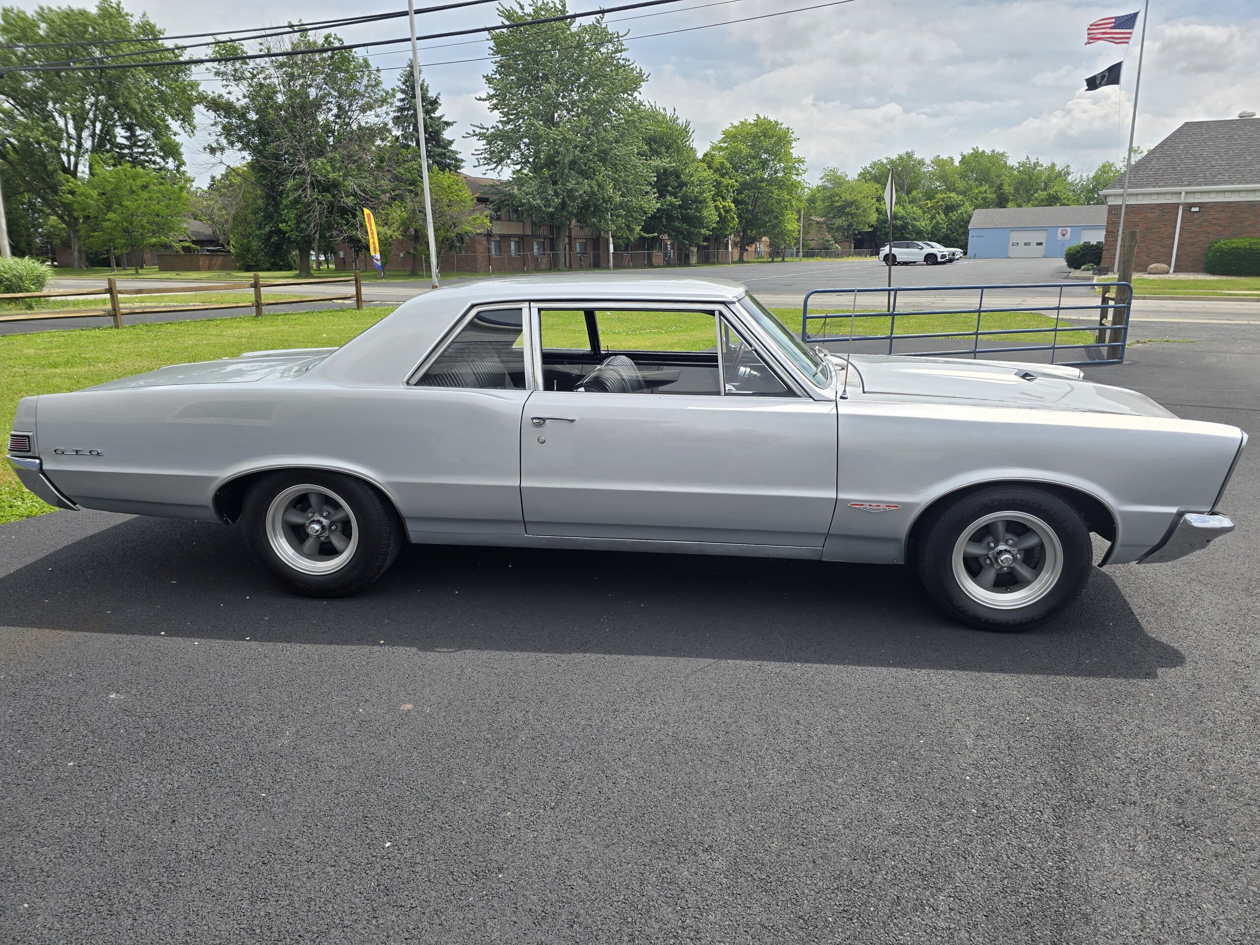 1965 Pontiac Tempest (GTO Replica)