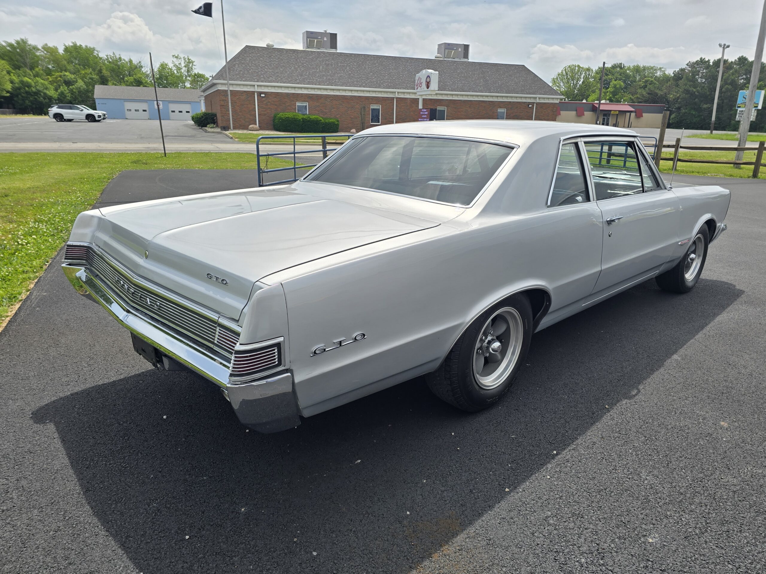 1965 Pontiac Tempest (GTO Replica)