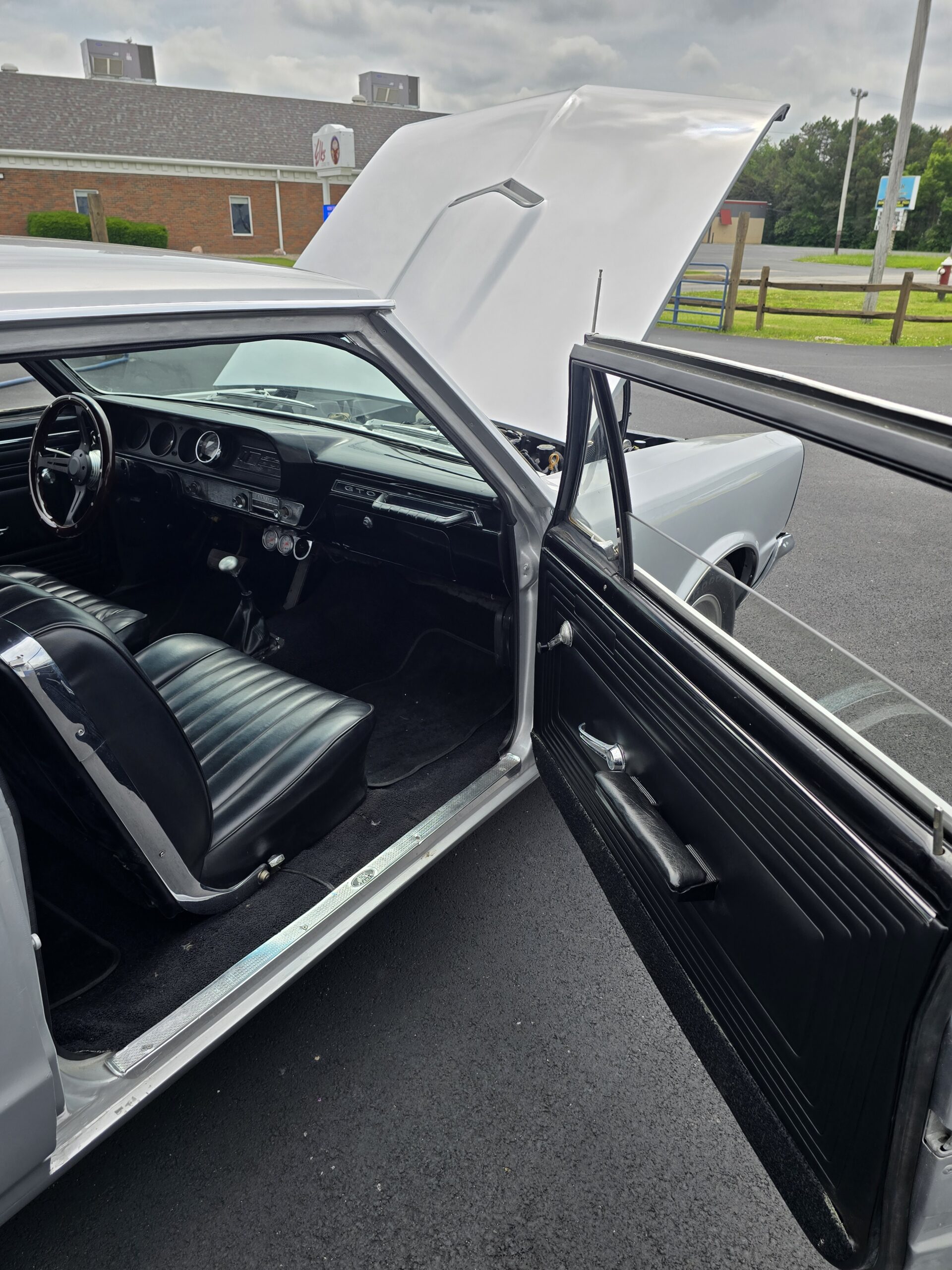 
								1965 Pontiac Tempest (GTO Replica) full									