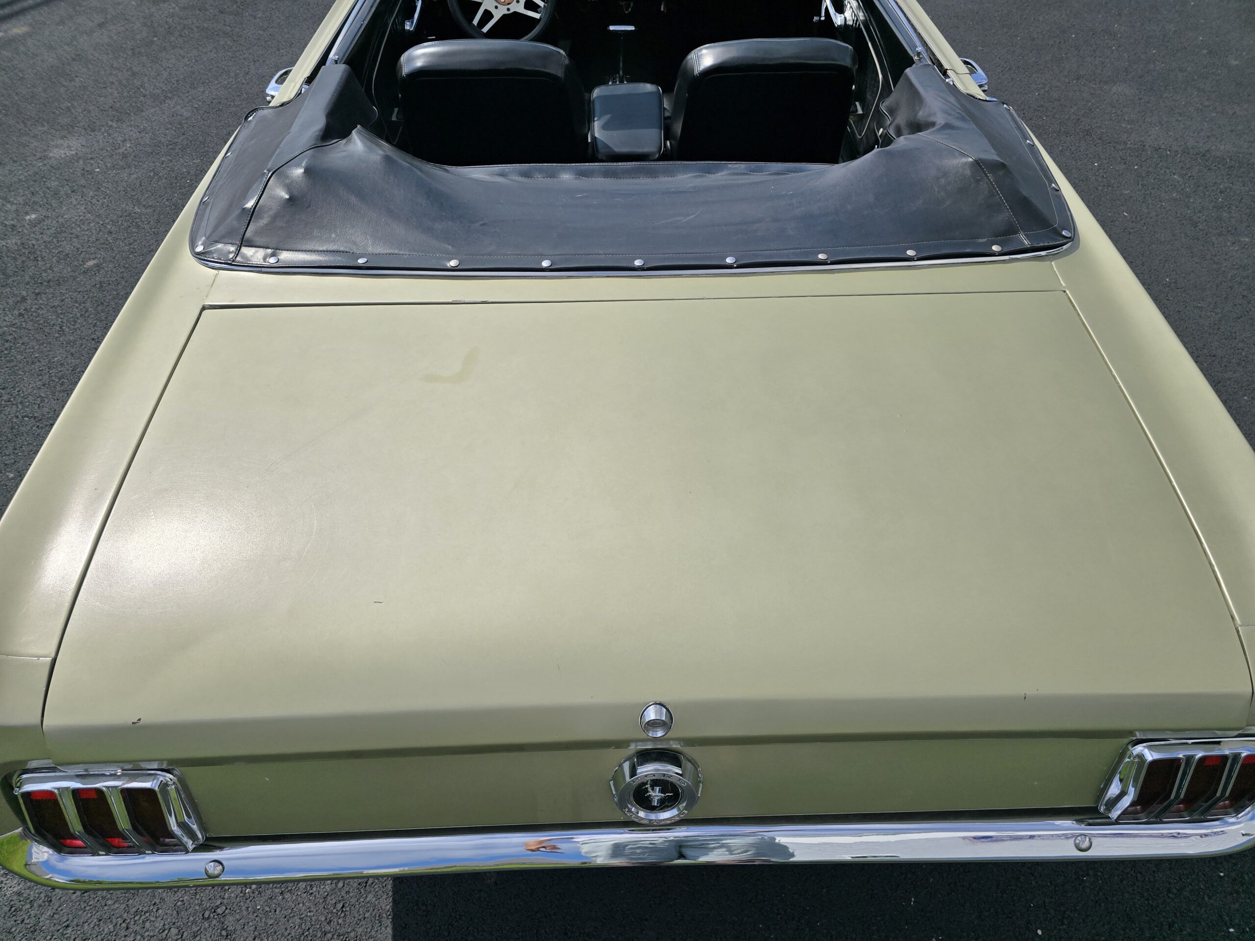 
								1965 Ford Mustang Convertible full									