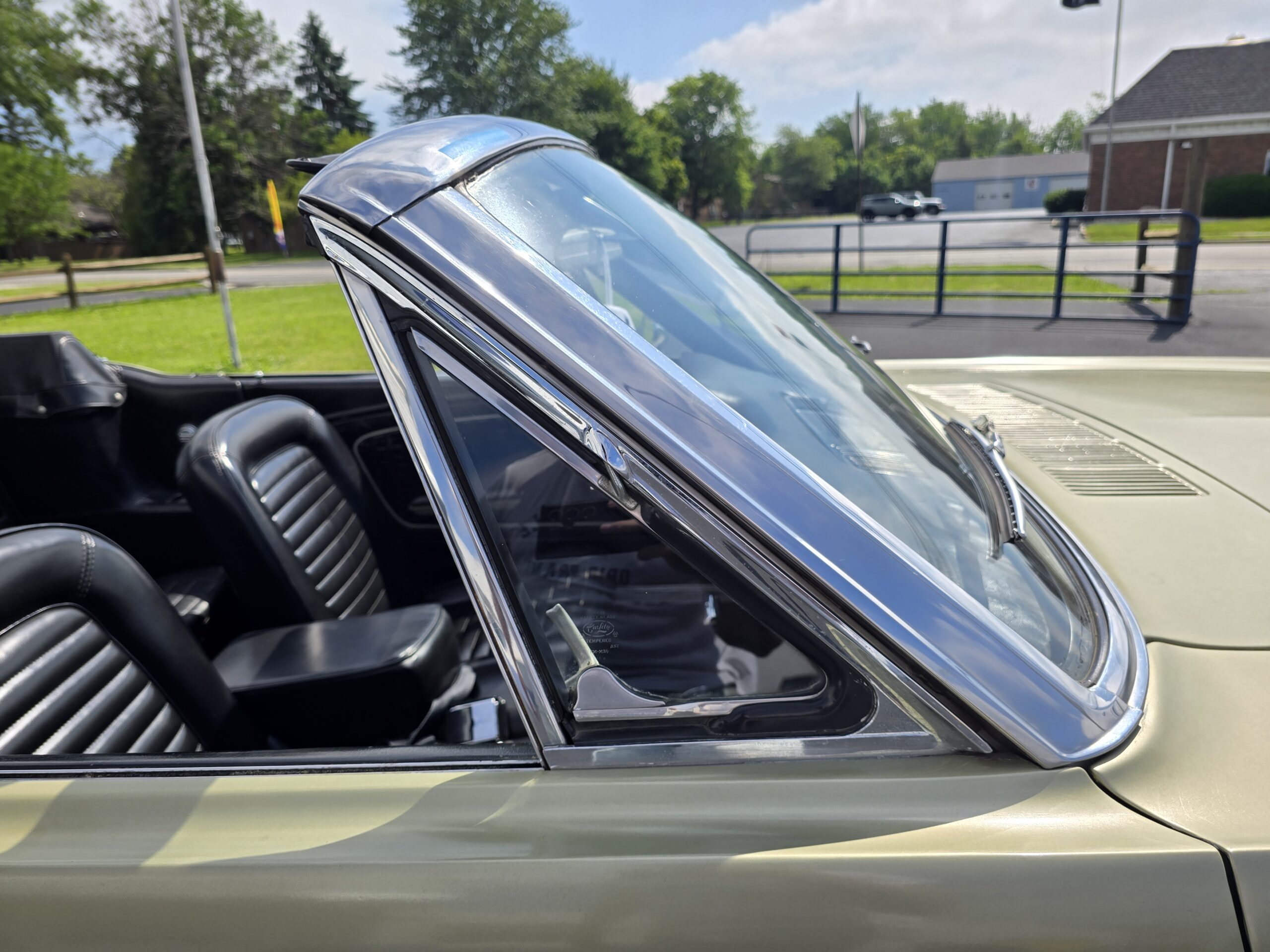 
								1965 Ford Mustang Convertible full									