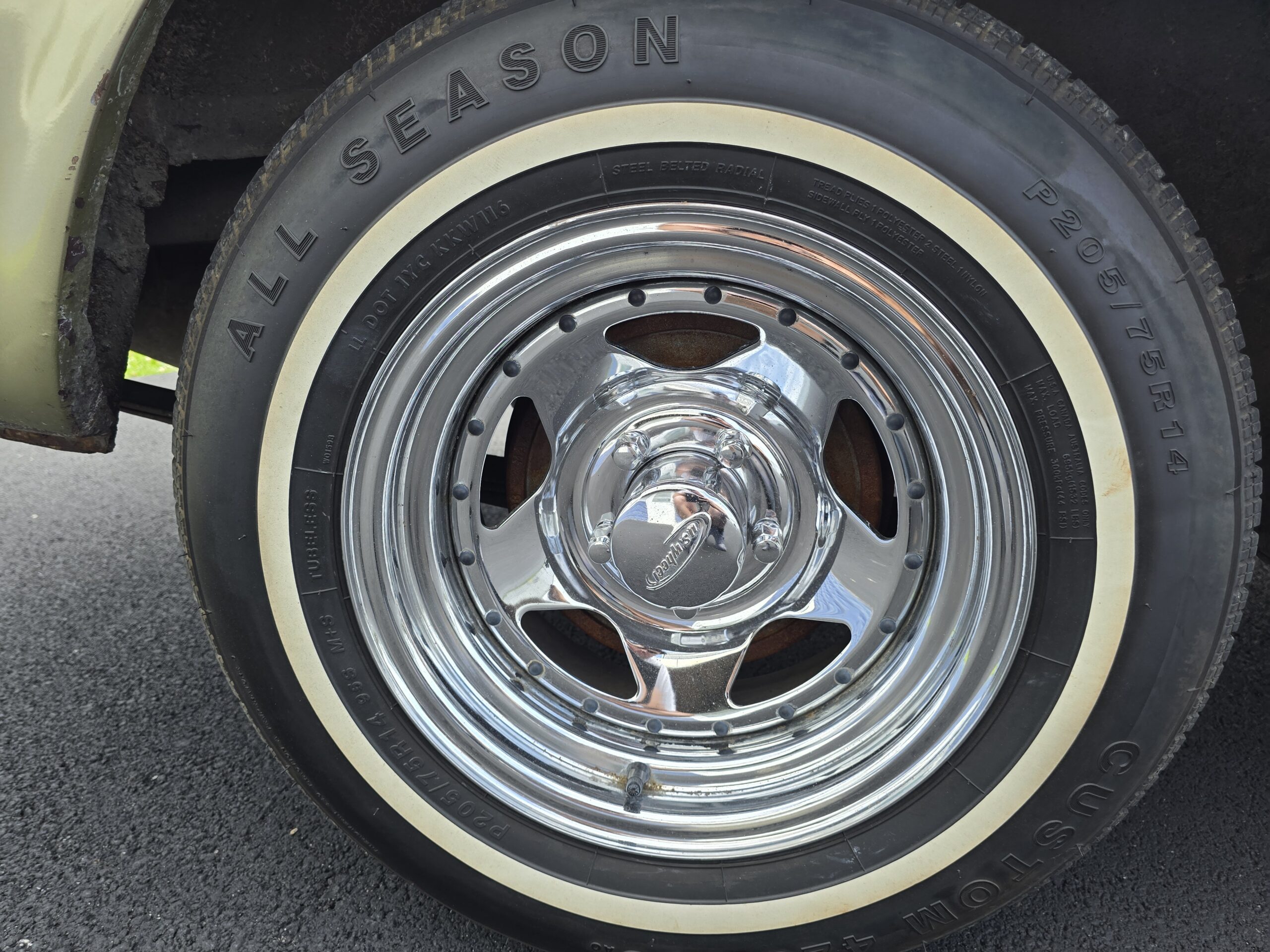 
								1965 Ford Mustang Convertible full									