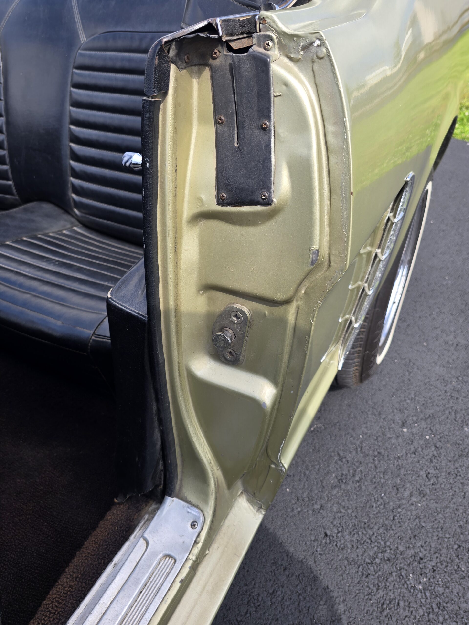 
								1965 Ford Mustang Convertible full									