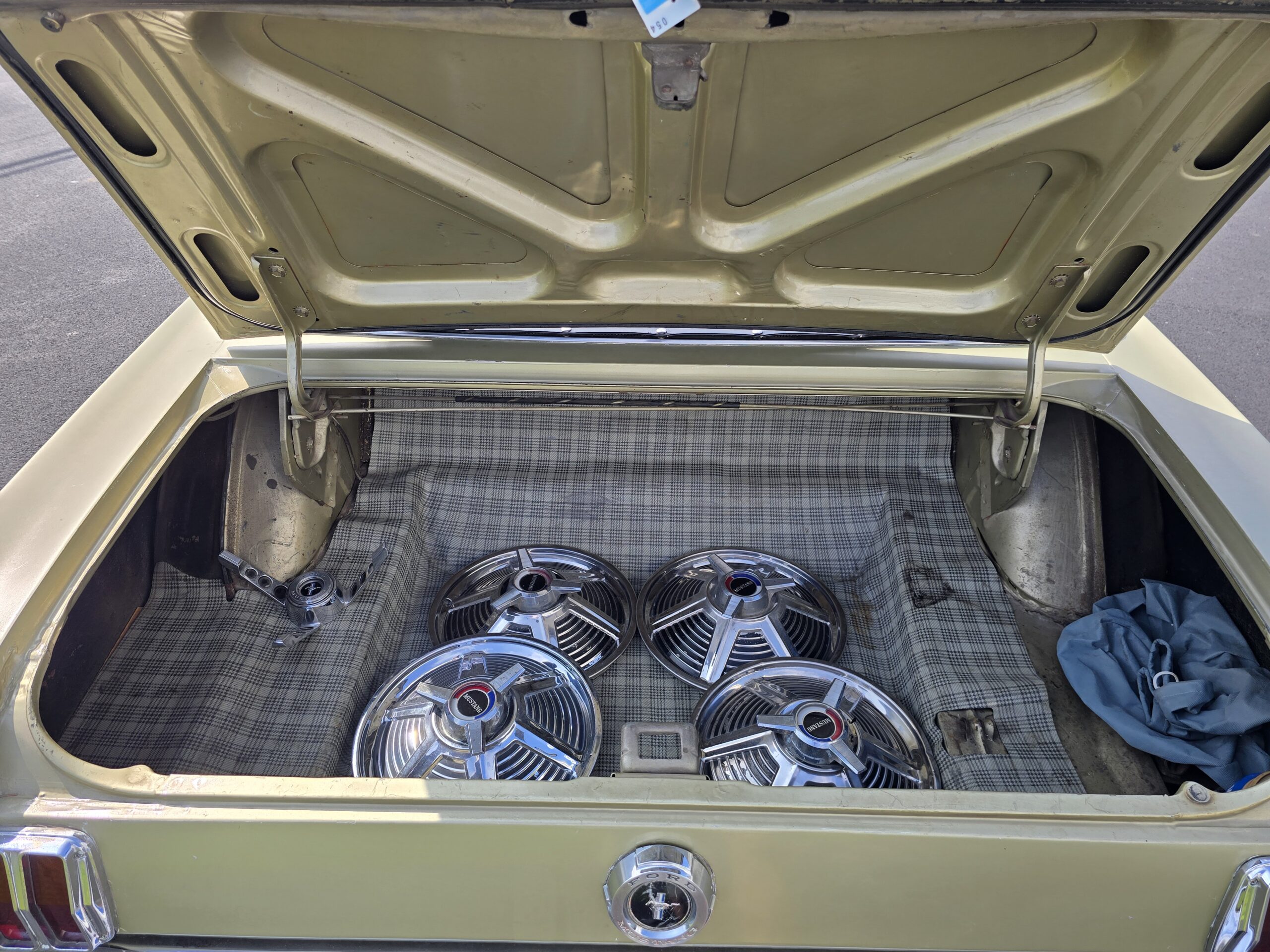
								1965 Ford Mustang Convertible full									