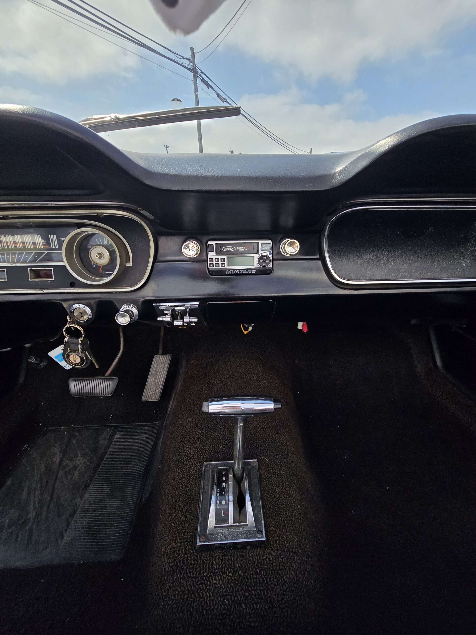 
								1965 Ford Mustang Convertible full									