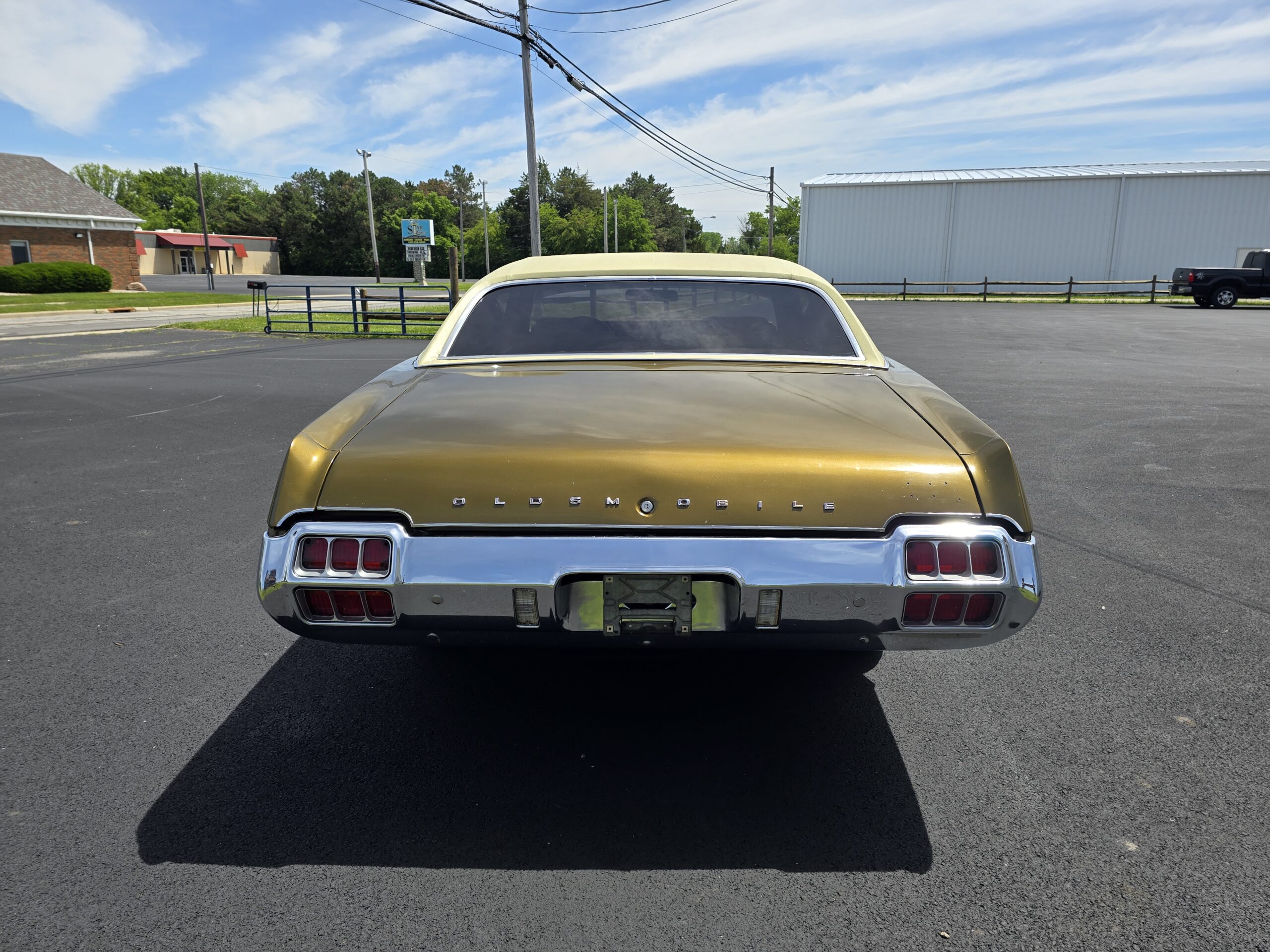 
								1972 Oldsmobile Cutlass Supreme full									