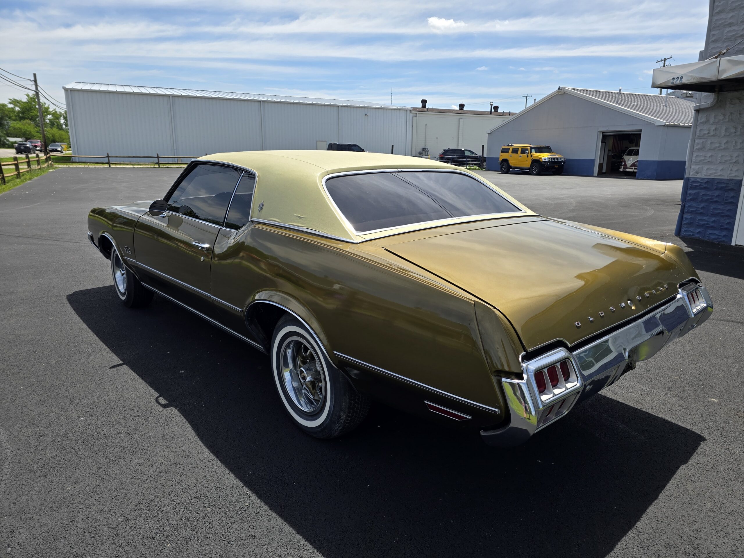 
								1972 Oldsmobile Cutlass Supreme full									