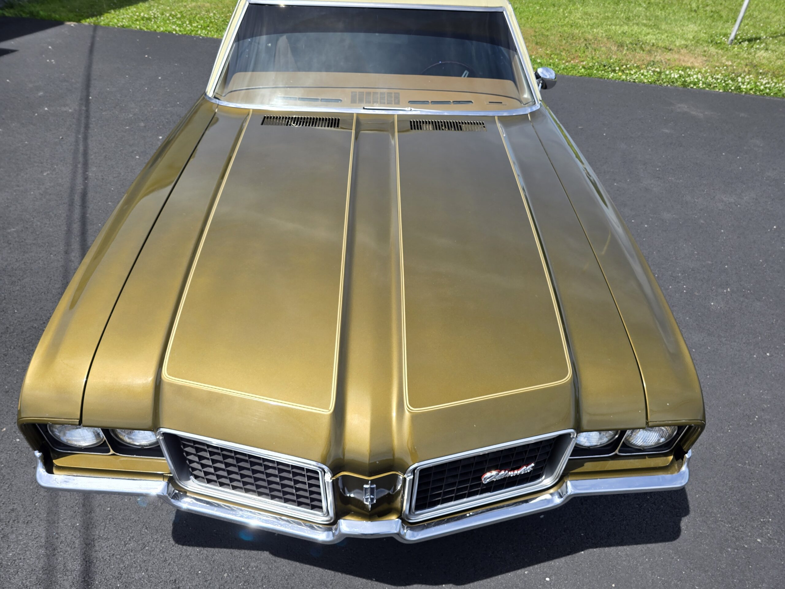 
								1972 Oldsmobile Cutlass Supreme full									