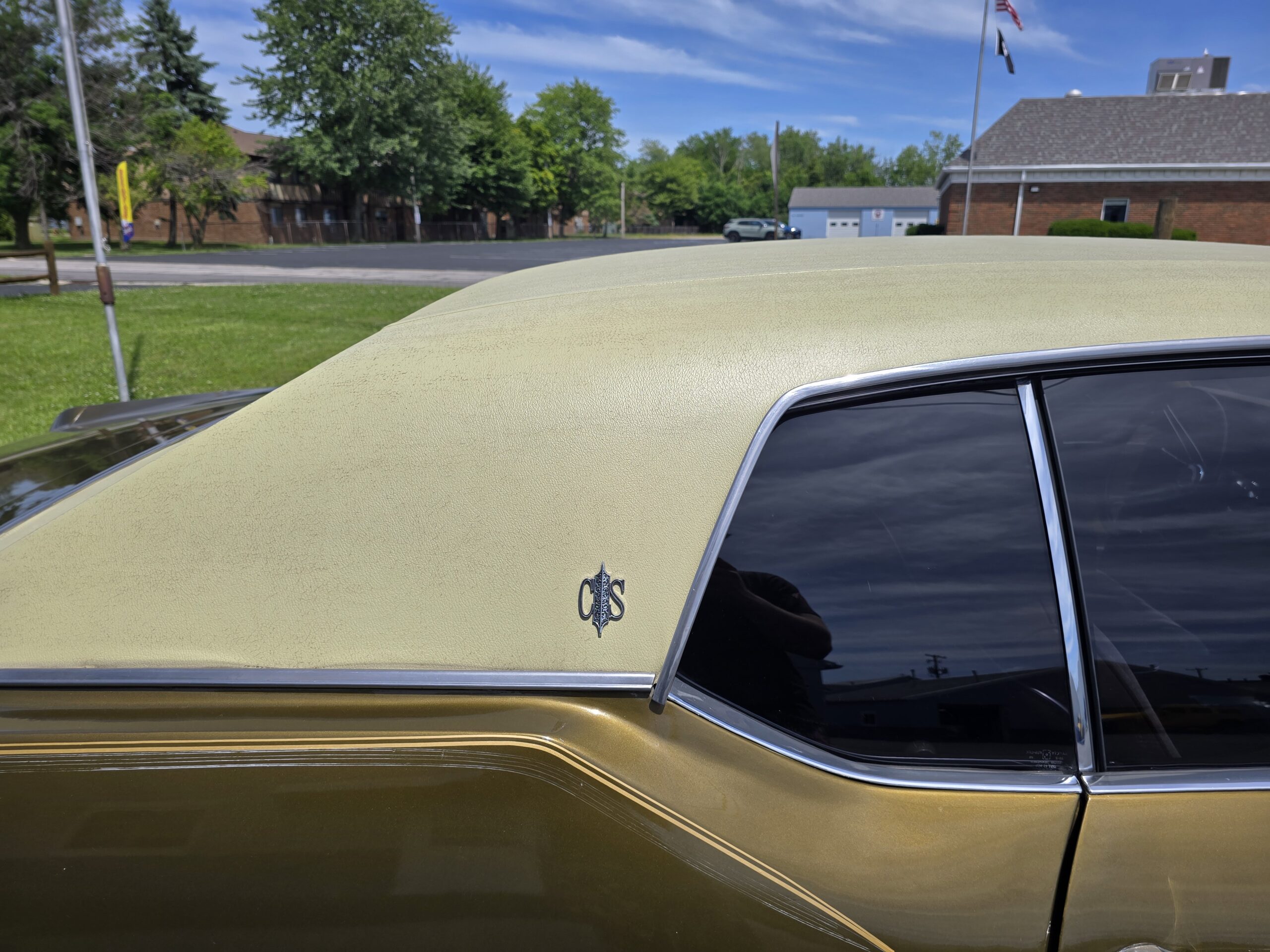 
								1972 Oldsmobile Cutlass Supreme full									