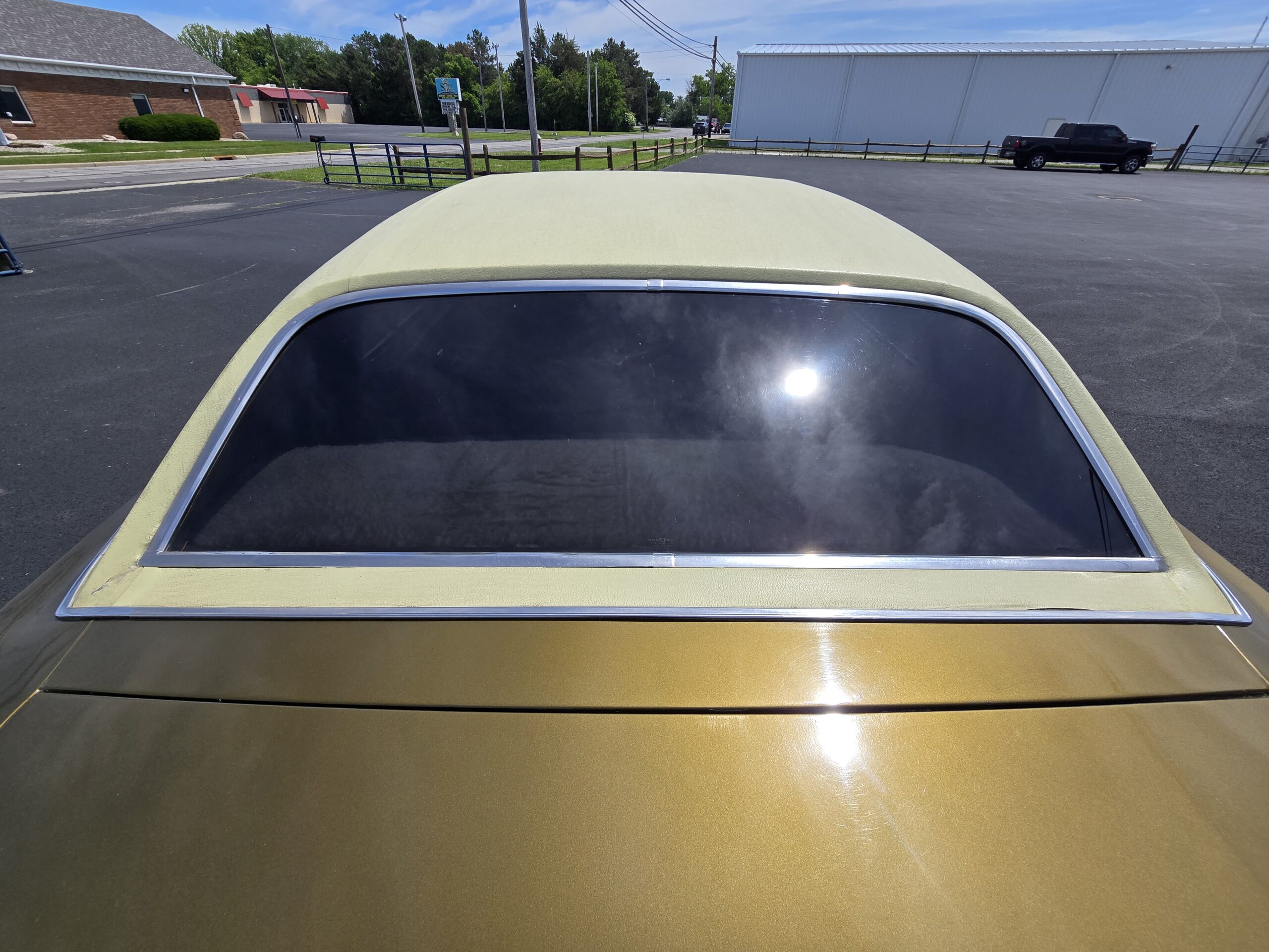 
								1972 Oldsmobile Cutlass Supreme full									