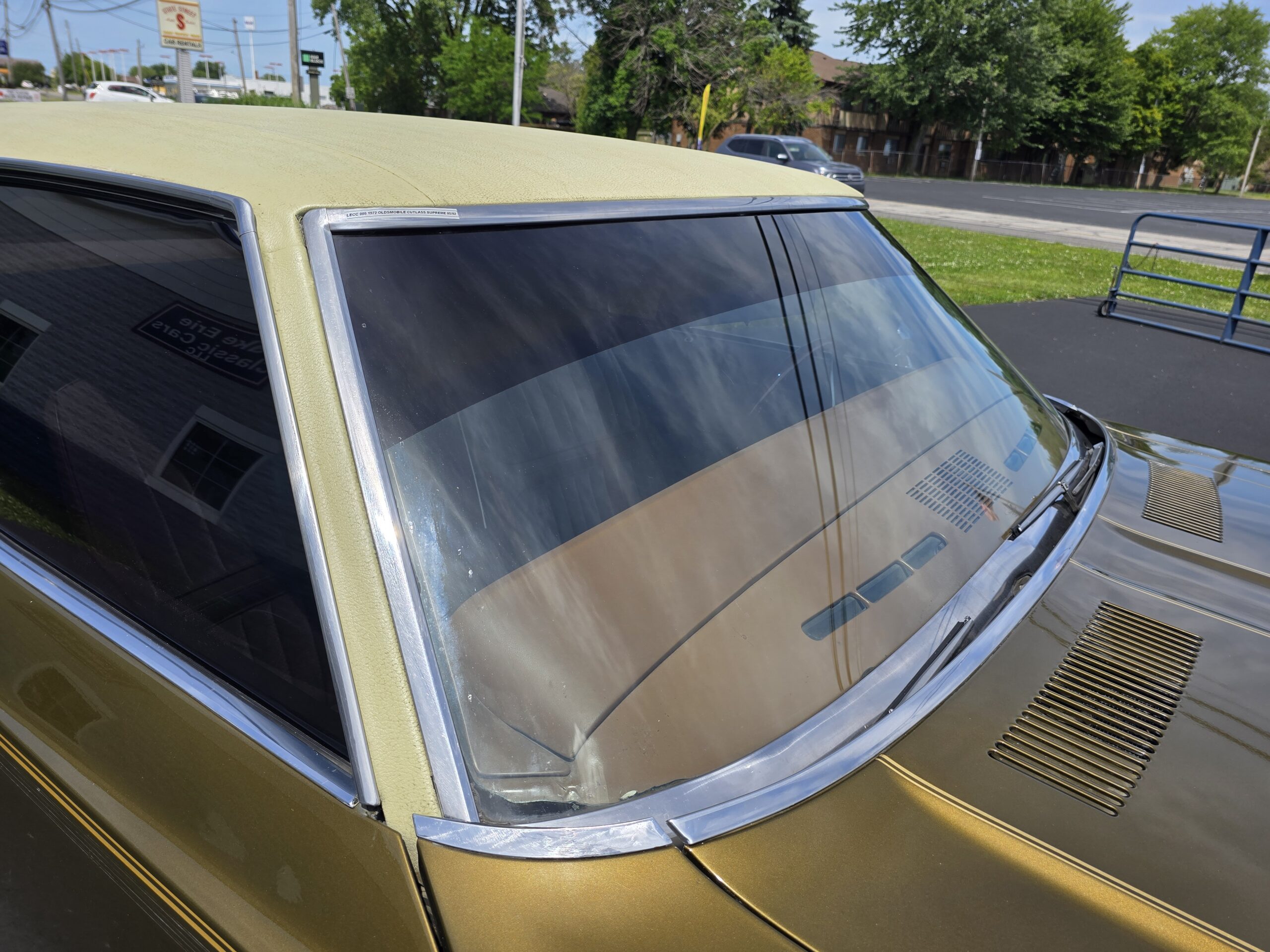 
								1972 Oldsmobile Cutlass Supreme full									