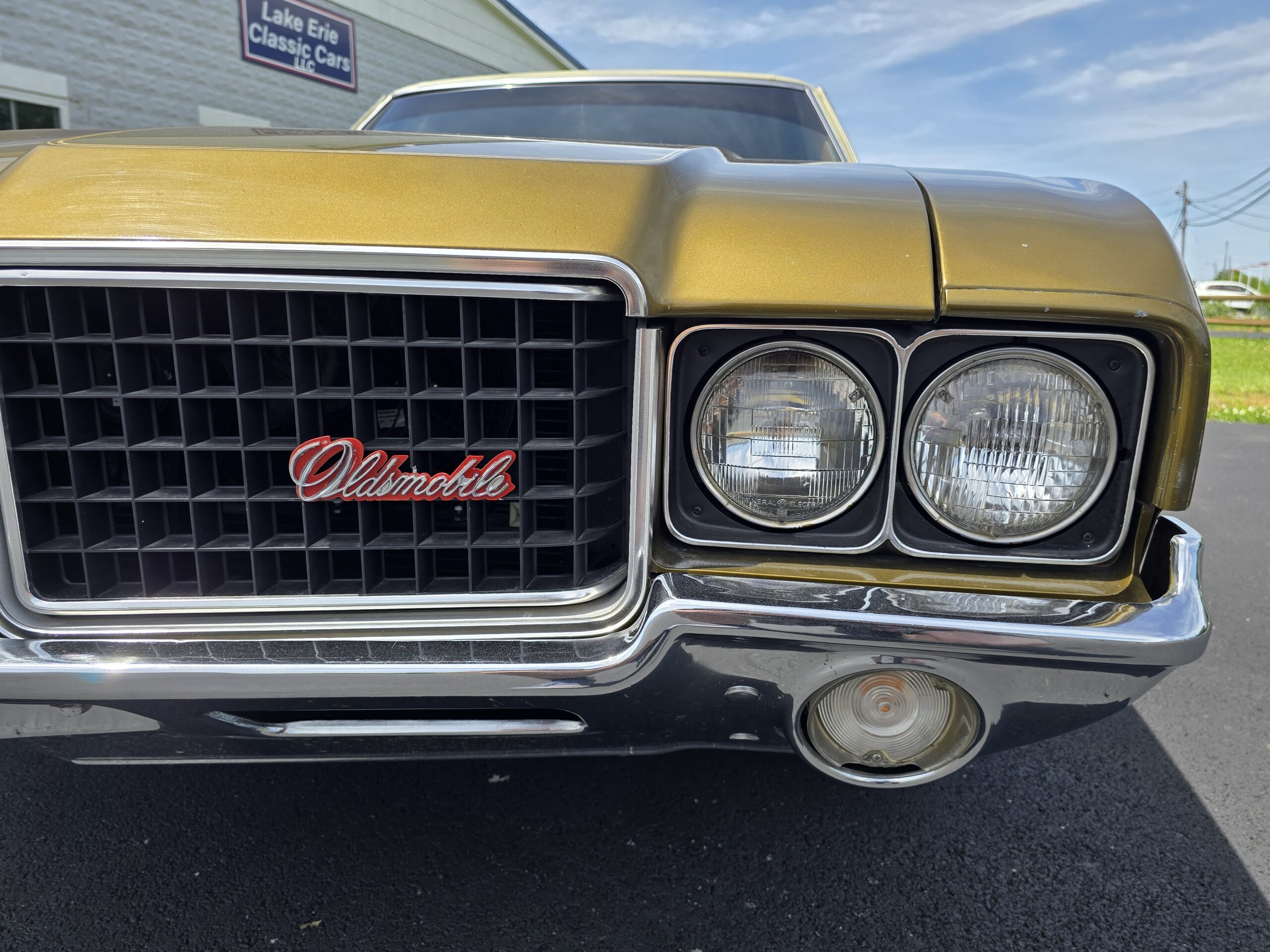 
								1972 Oldsmobile Cutlass Supreme full									