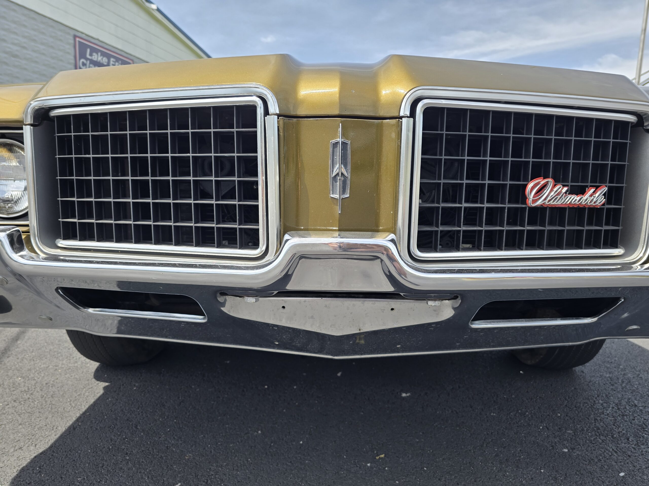 
								1972 Oldsmobile Cutlass Supreme full									