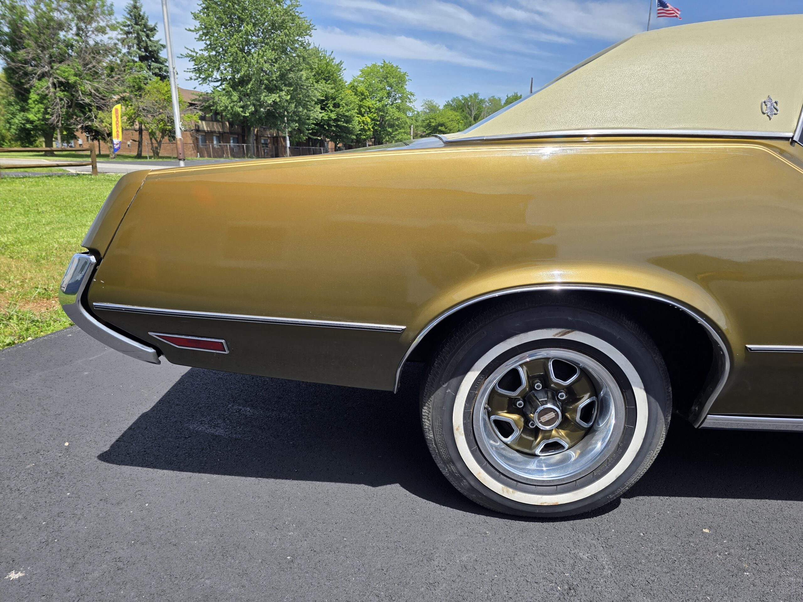 
								1972 Oldsmobile Cutlass Supreme full									