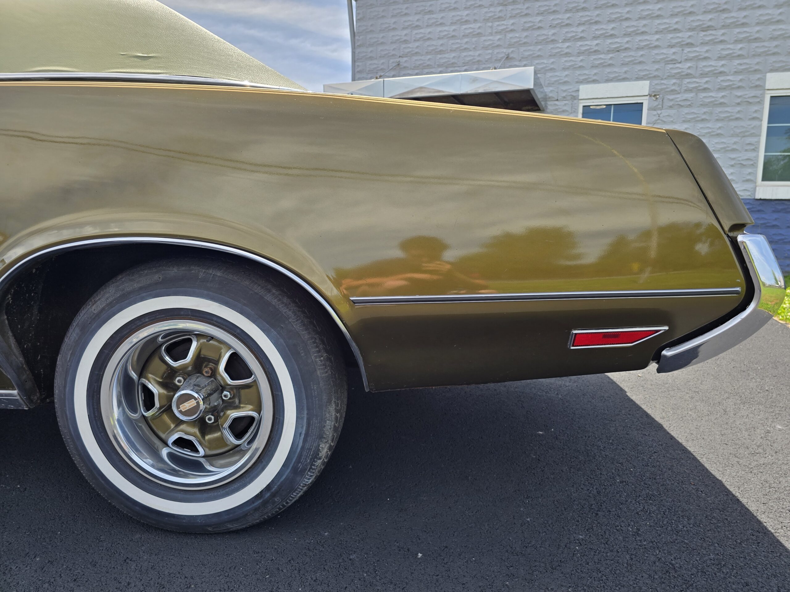
								1972 Oldsmobile Cutlass Supreme full									