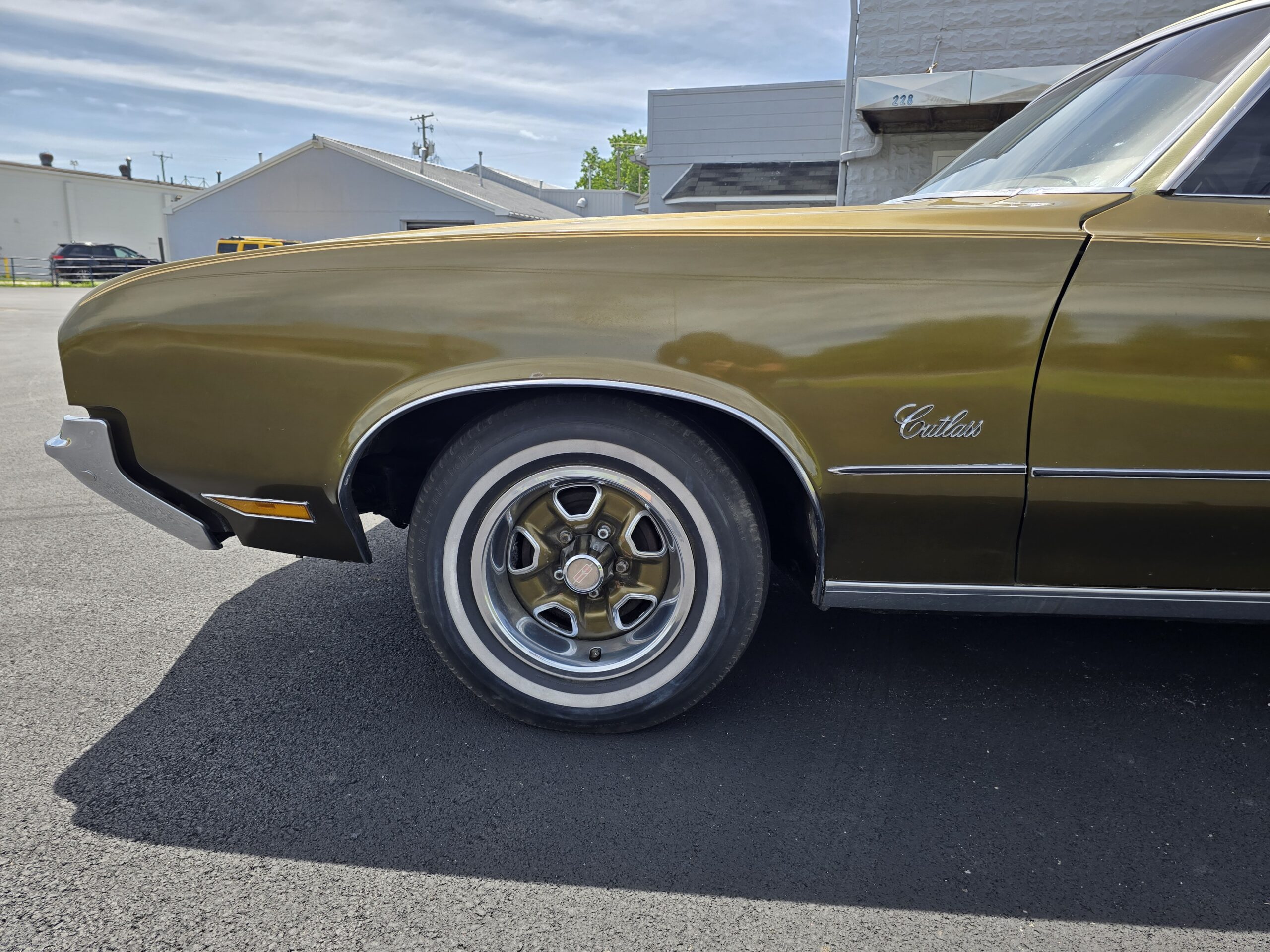 
								1972 Oldsmobile Cutlass Supreme full									