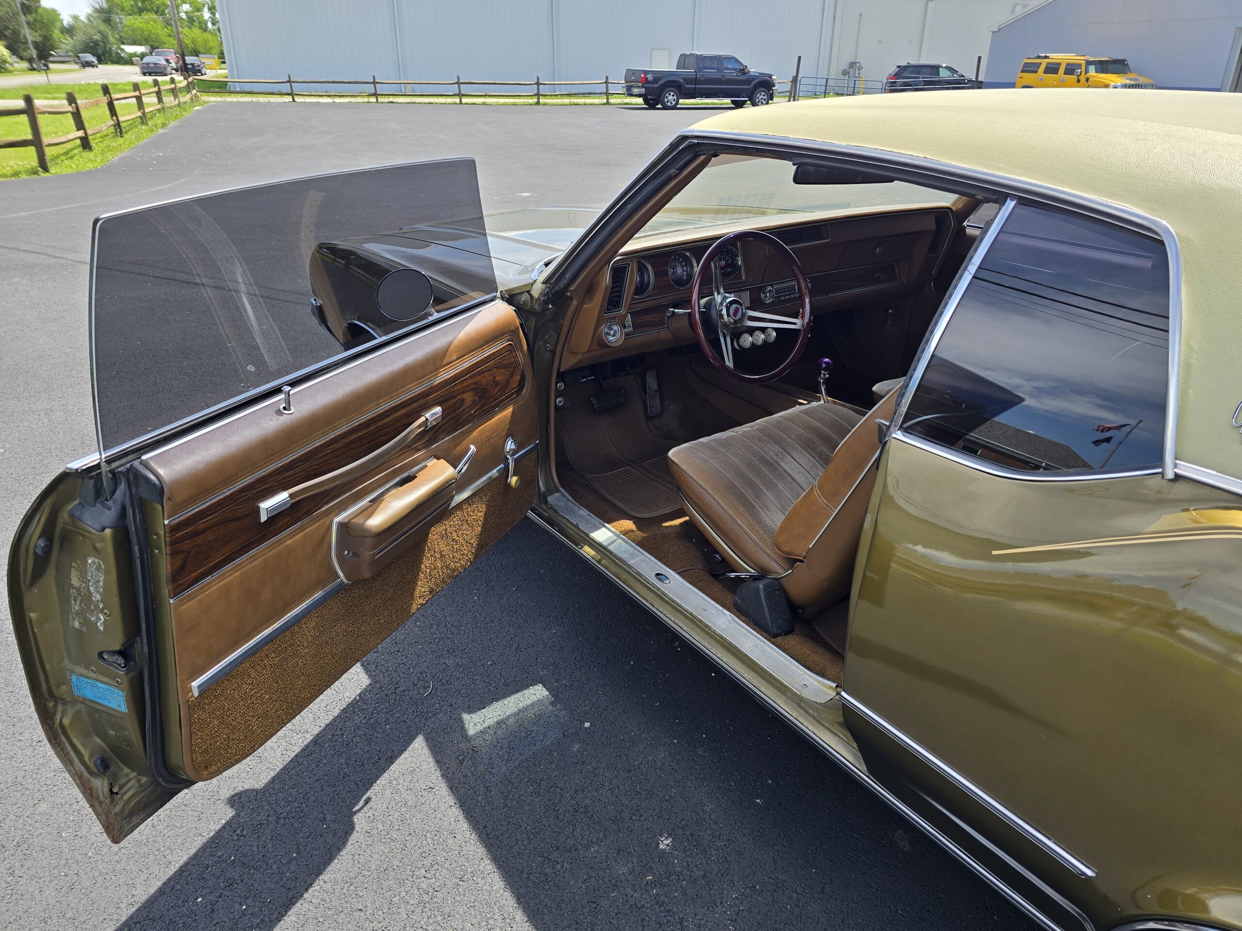 
								1972 Oldsmobile Cutlass Supreme full									