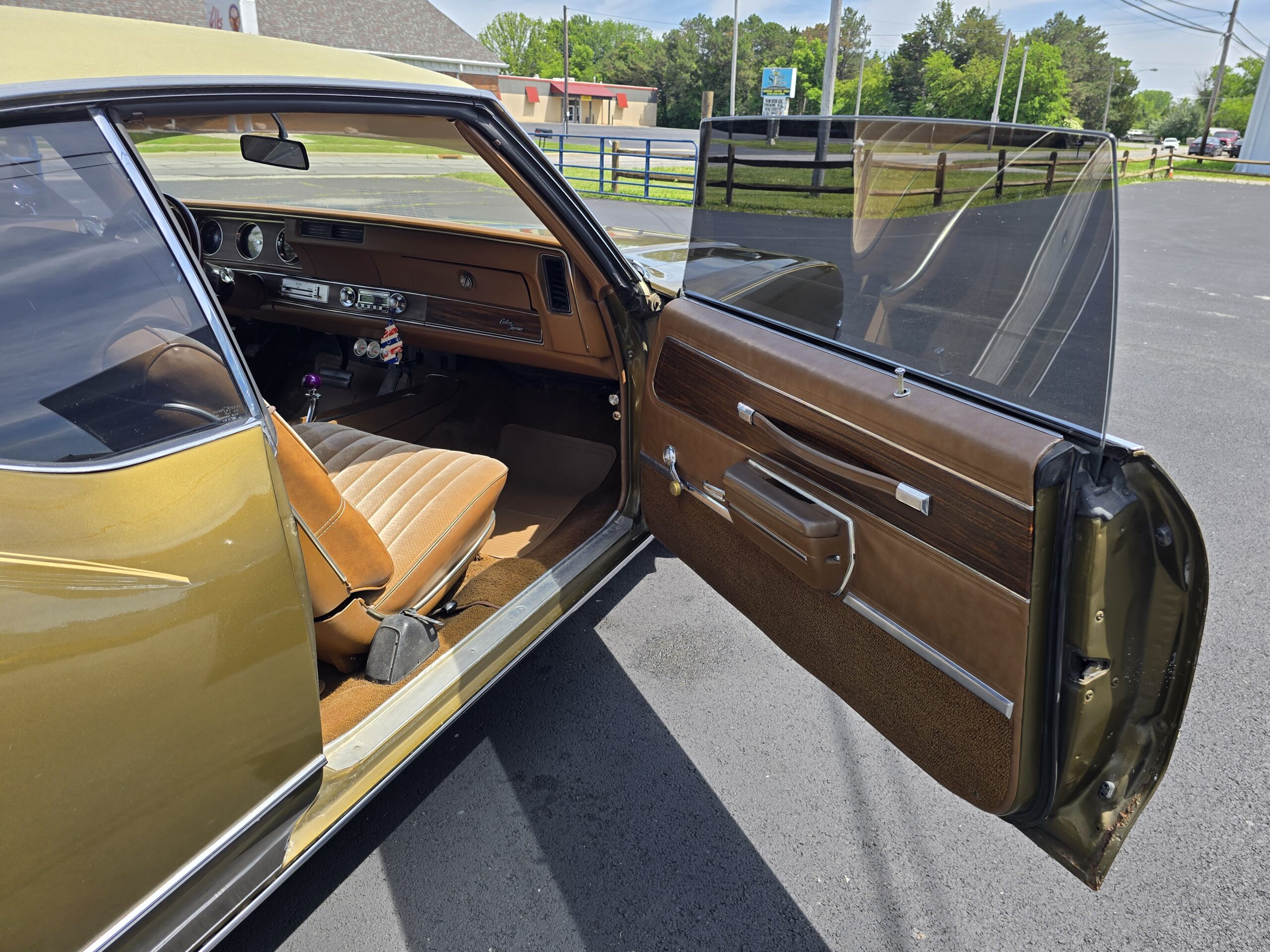 
								1972 Oldsmobile Cutlass Supreme full									