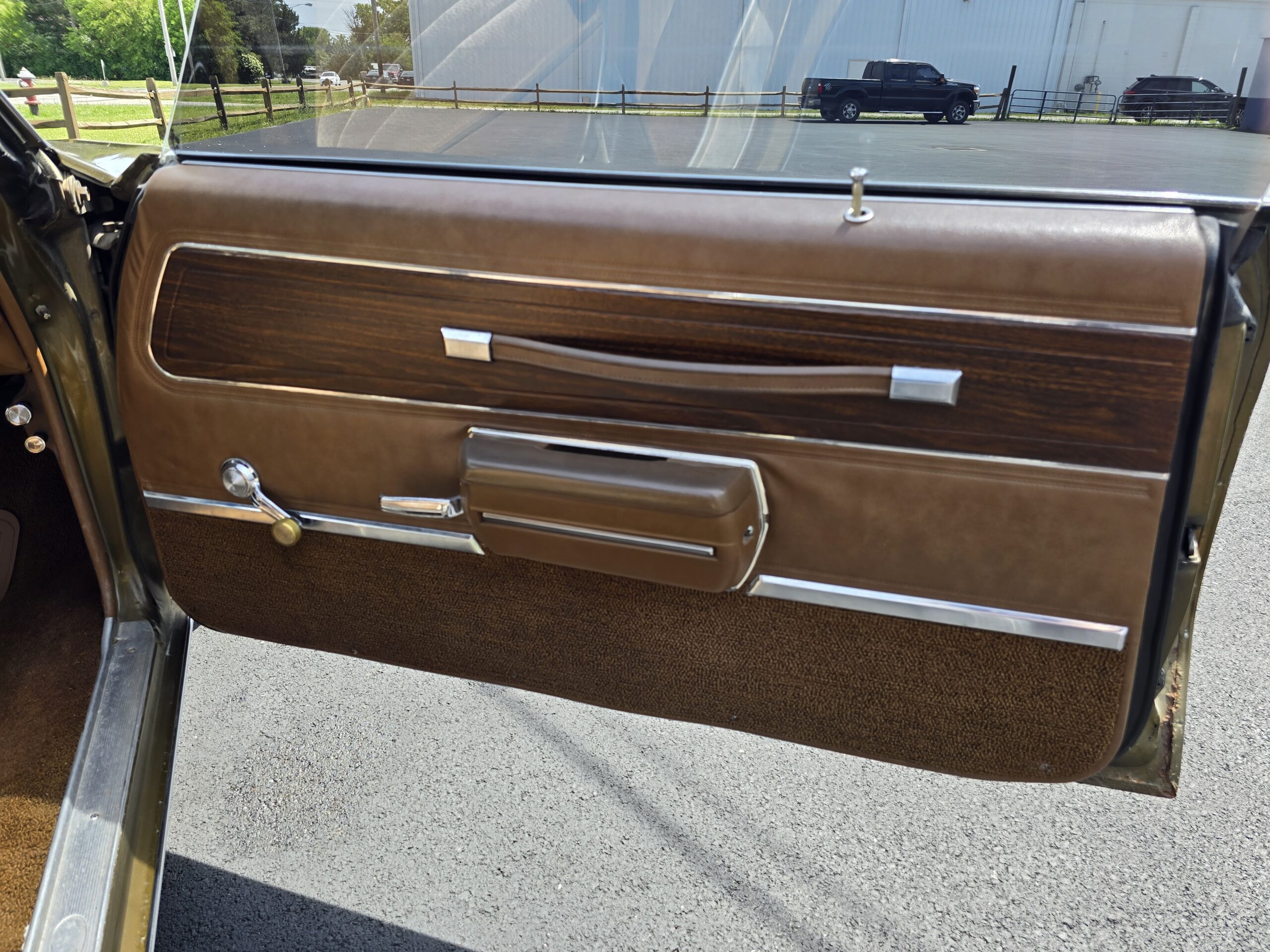 
								1972 Oldsmobile Cutlass Supreme full									