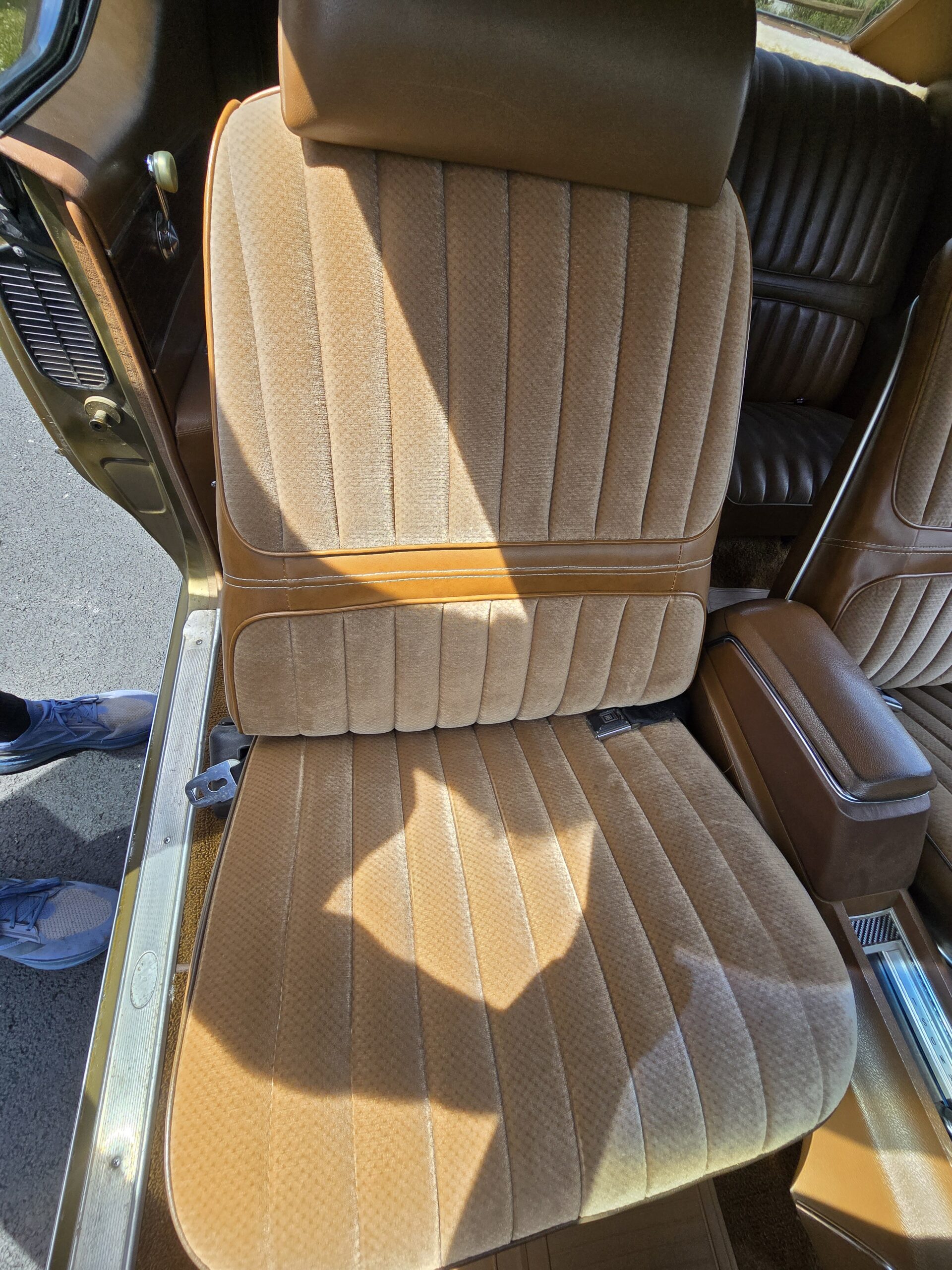 
								1972 Oldsmobile Cutlass Supreme full									