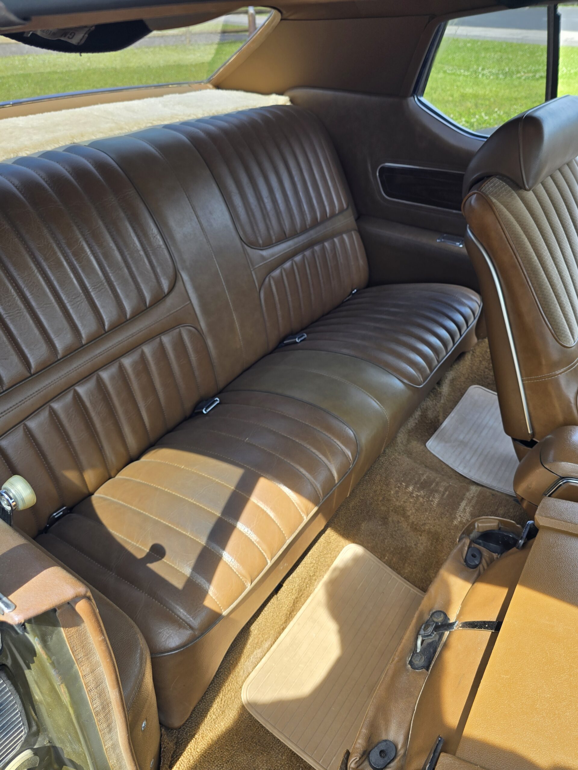 
								1972 Oldsmobile Cutlass Supreme full									