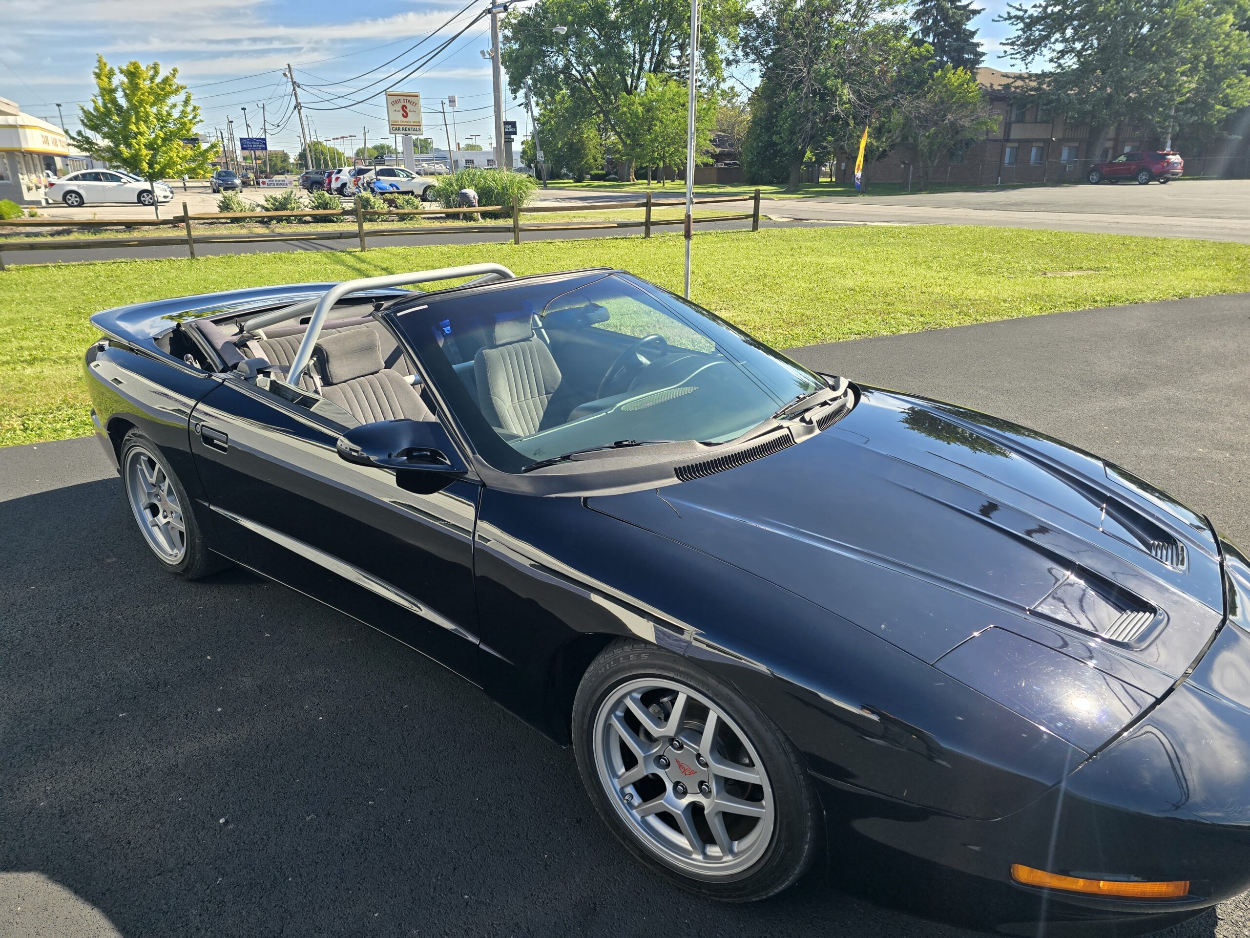 
								1997 Pontiac Firebird Convertible full									