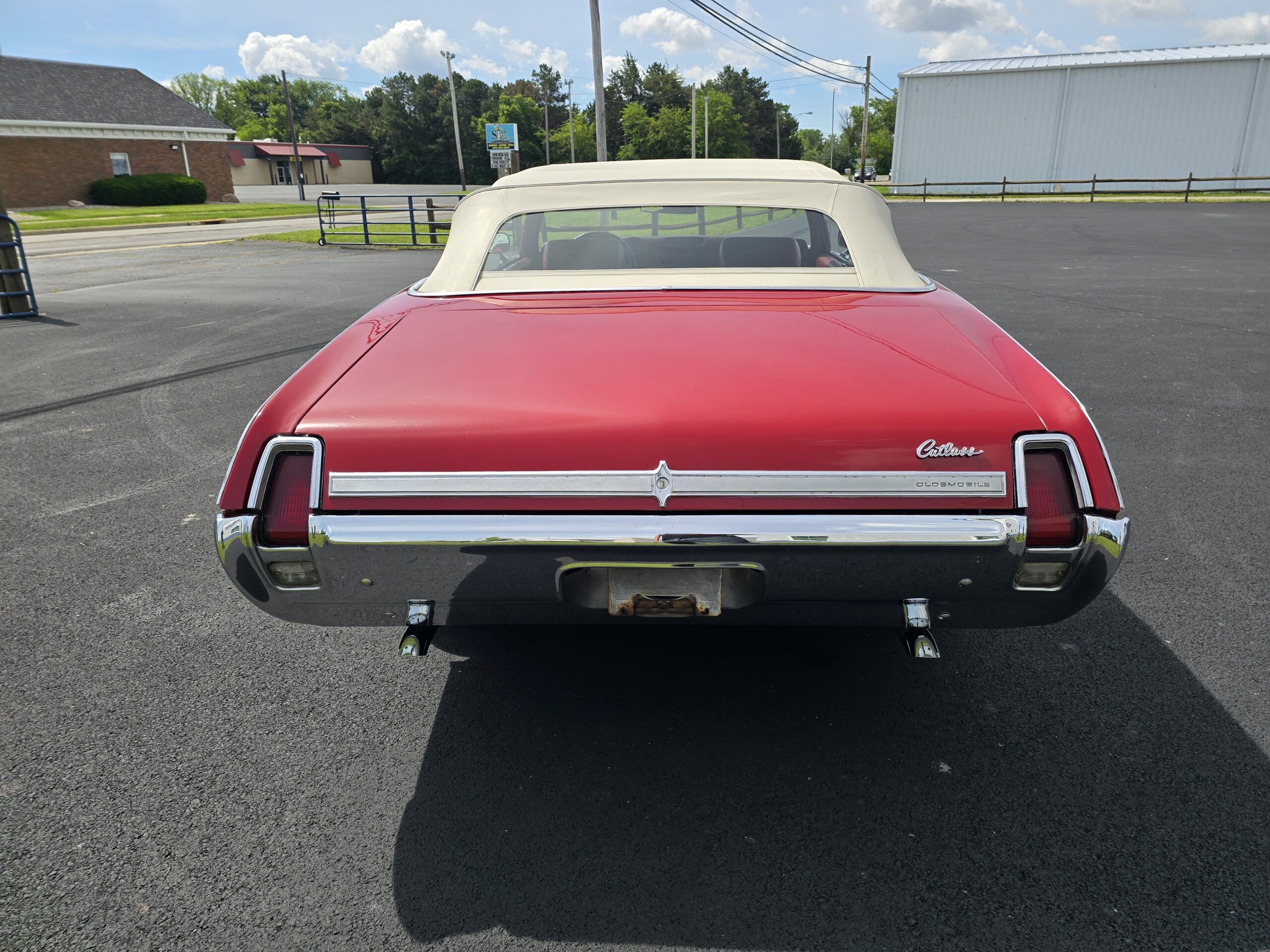 
								1969 Oldsmobile Cutlass S Convertible full									
