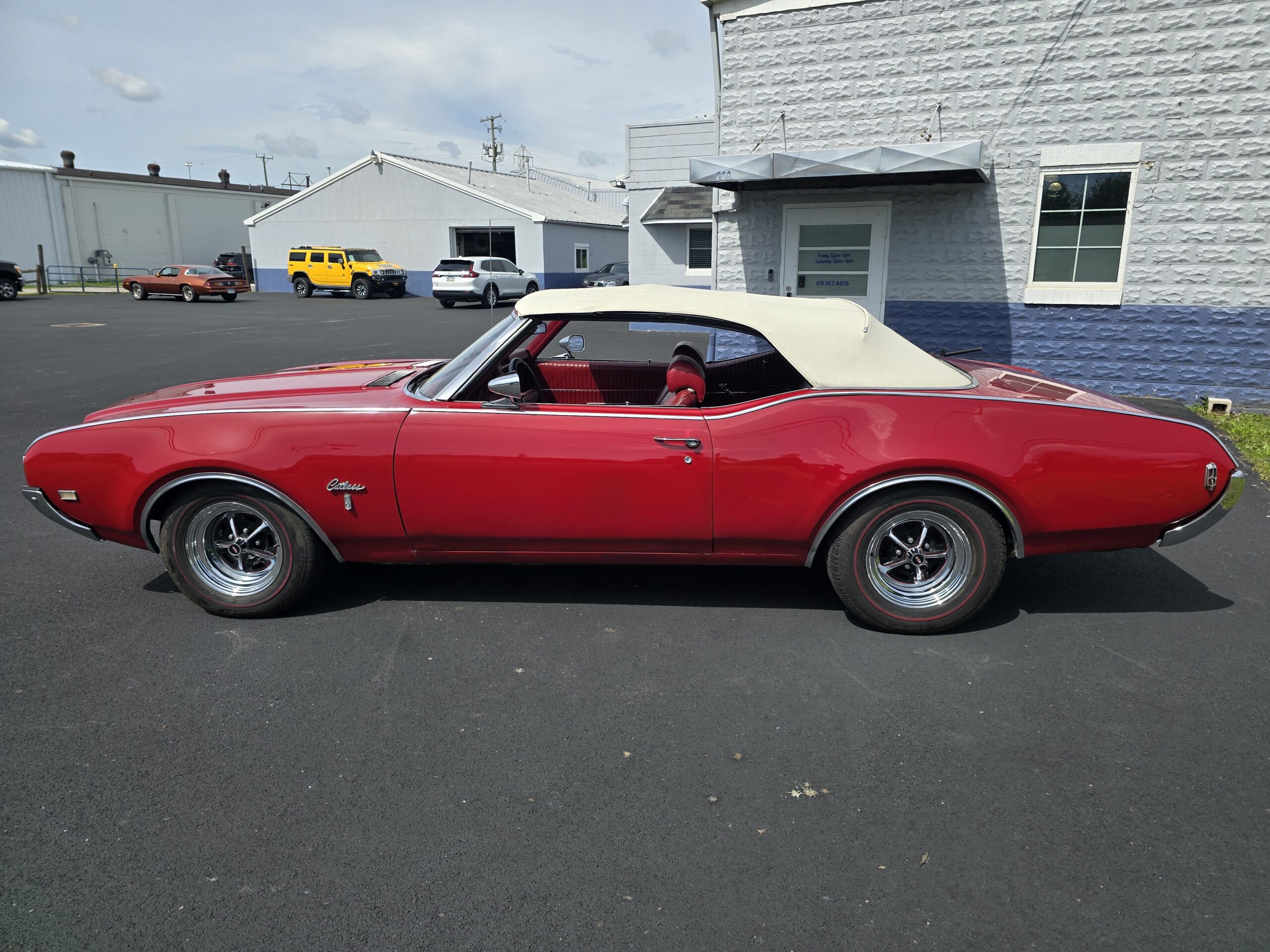 
								1969 Oldsmobile Cutlass S Convertible full									
