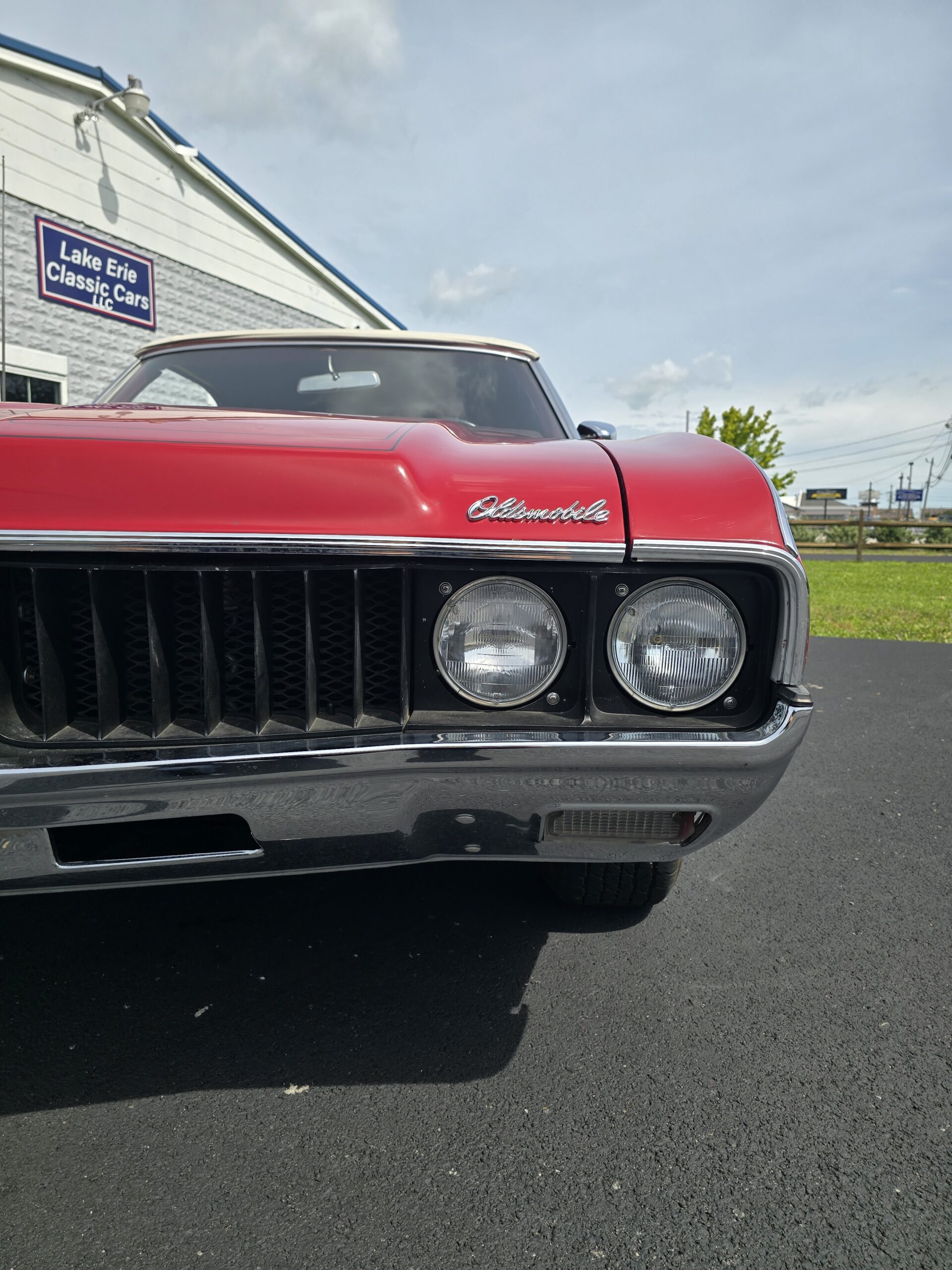 
								1969 Oldsmobile Cutlass S Convertible full									