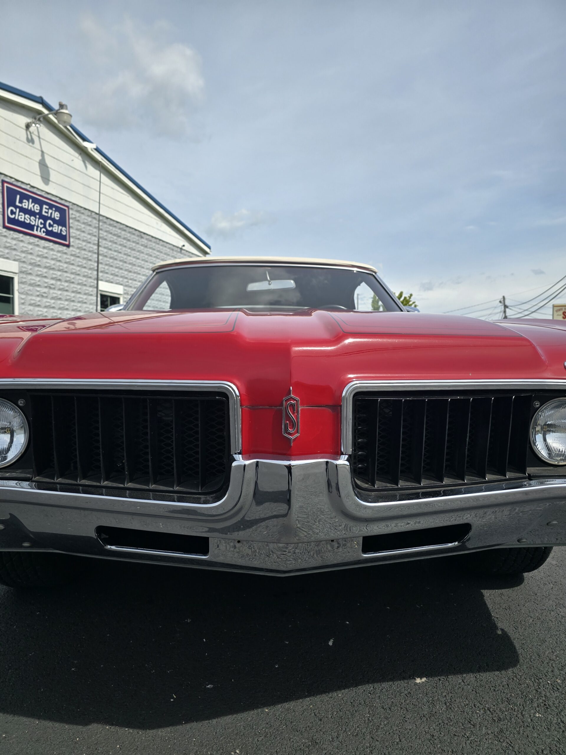 
								1969 Oldsmobile Cutlass S Convertible full									