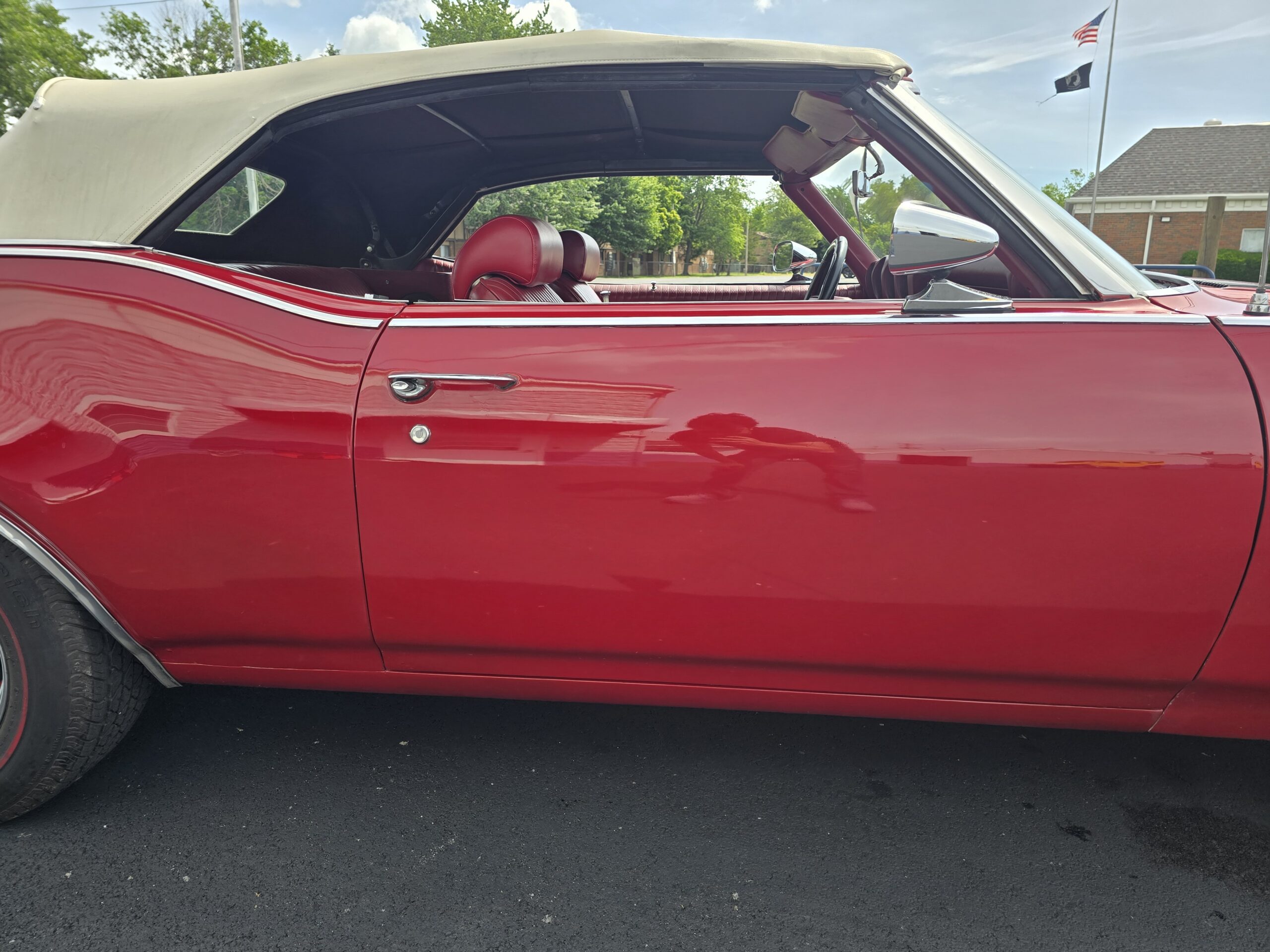 
								1969 Oldsmobile Cutlass S Convertible full									