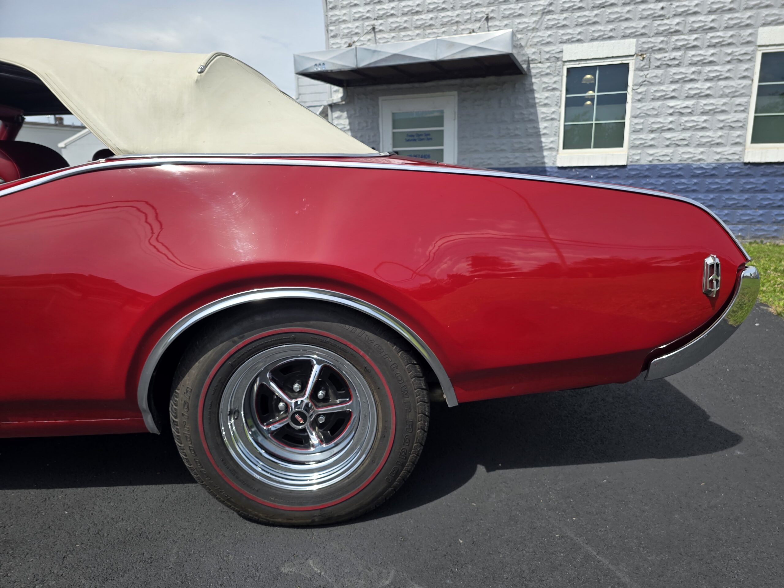 
								1969 Oldsmobile Cutlass S Convertible full									