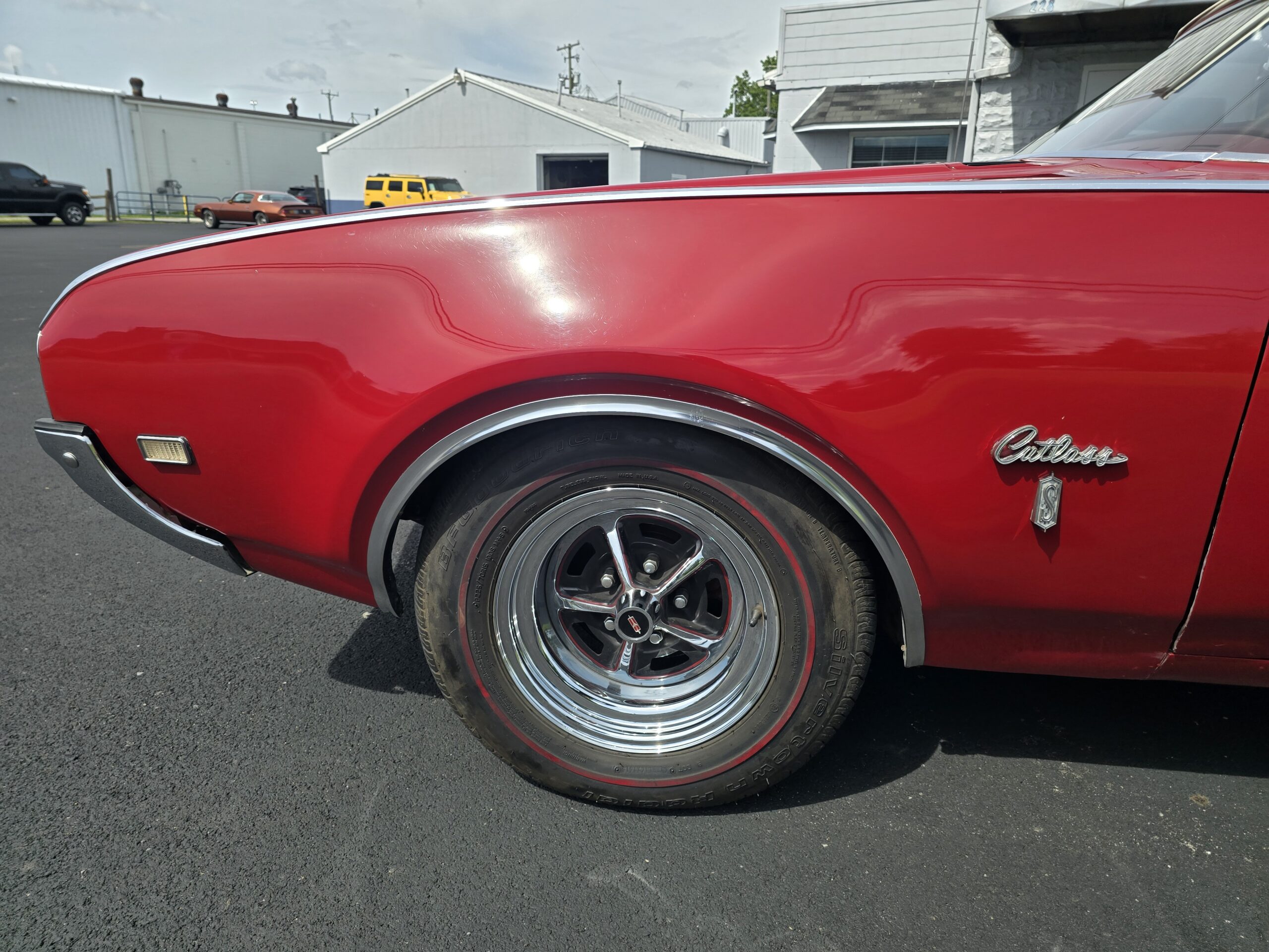 
								1969 Oldsmobile Cutlass S Convertible full									