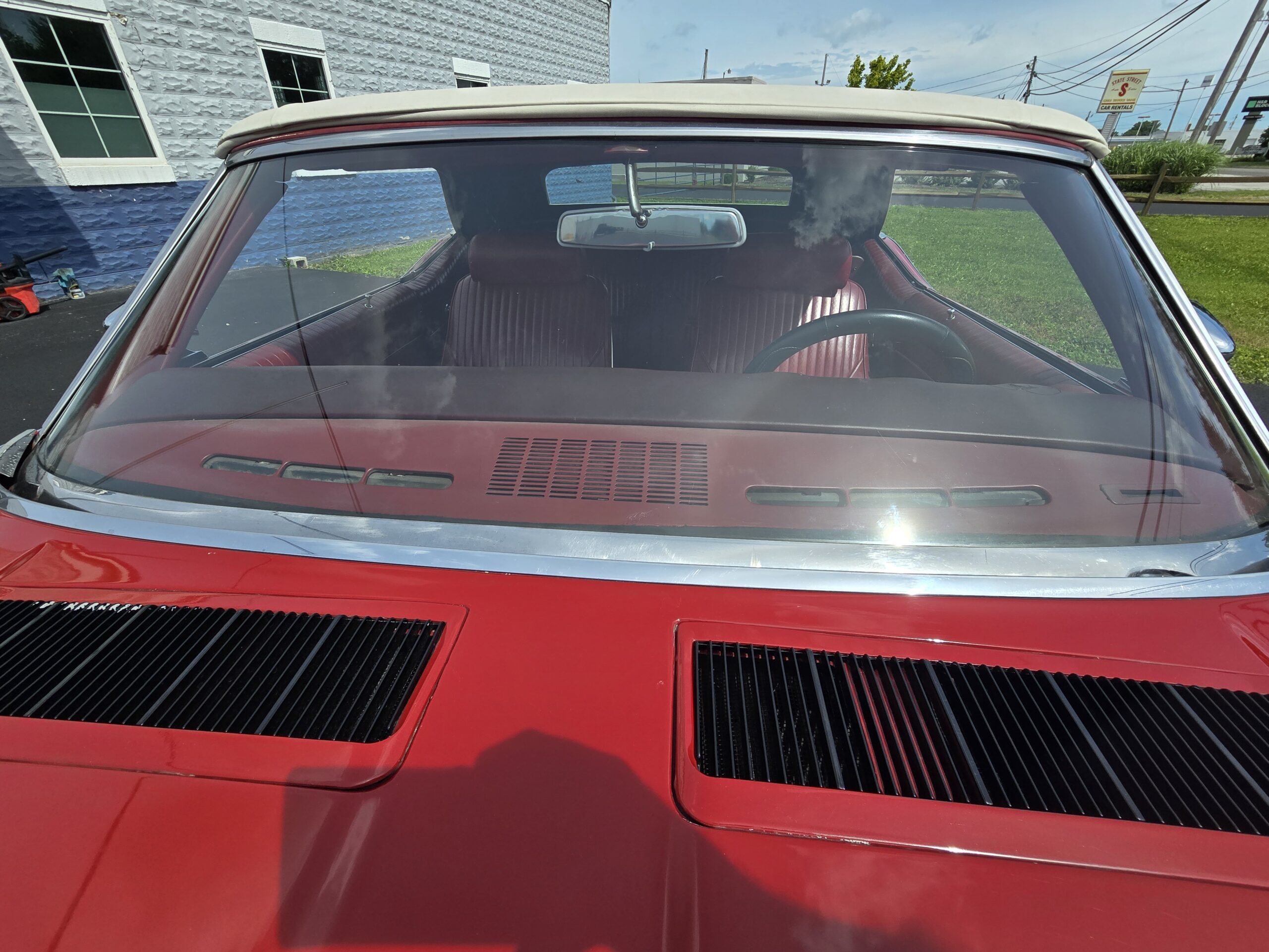 
								1969 Oldsmobile Cutlass S Convertible full									