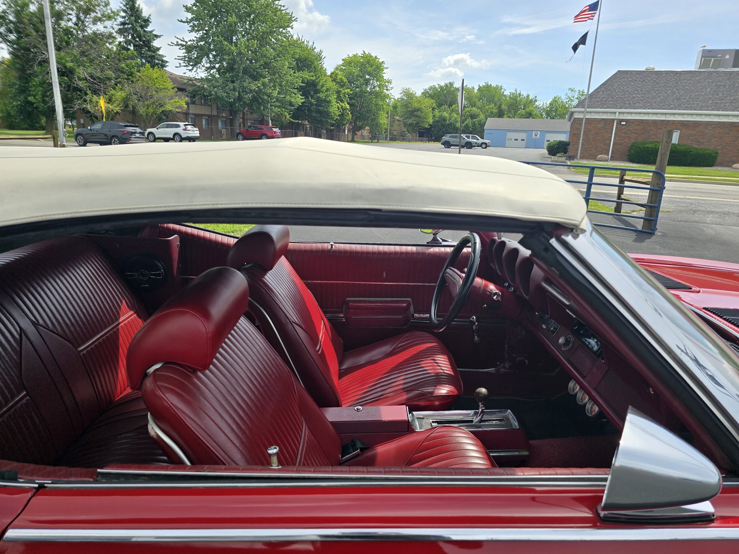 
								1969 Oldsmobile Cutlass S Convertible full									