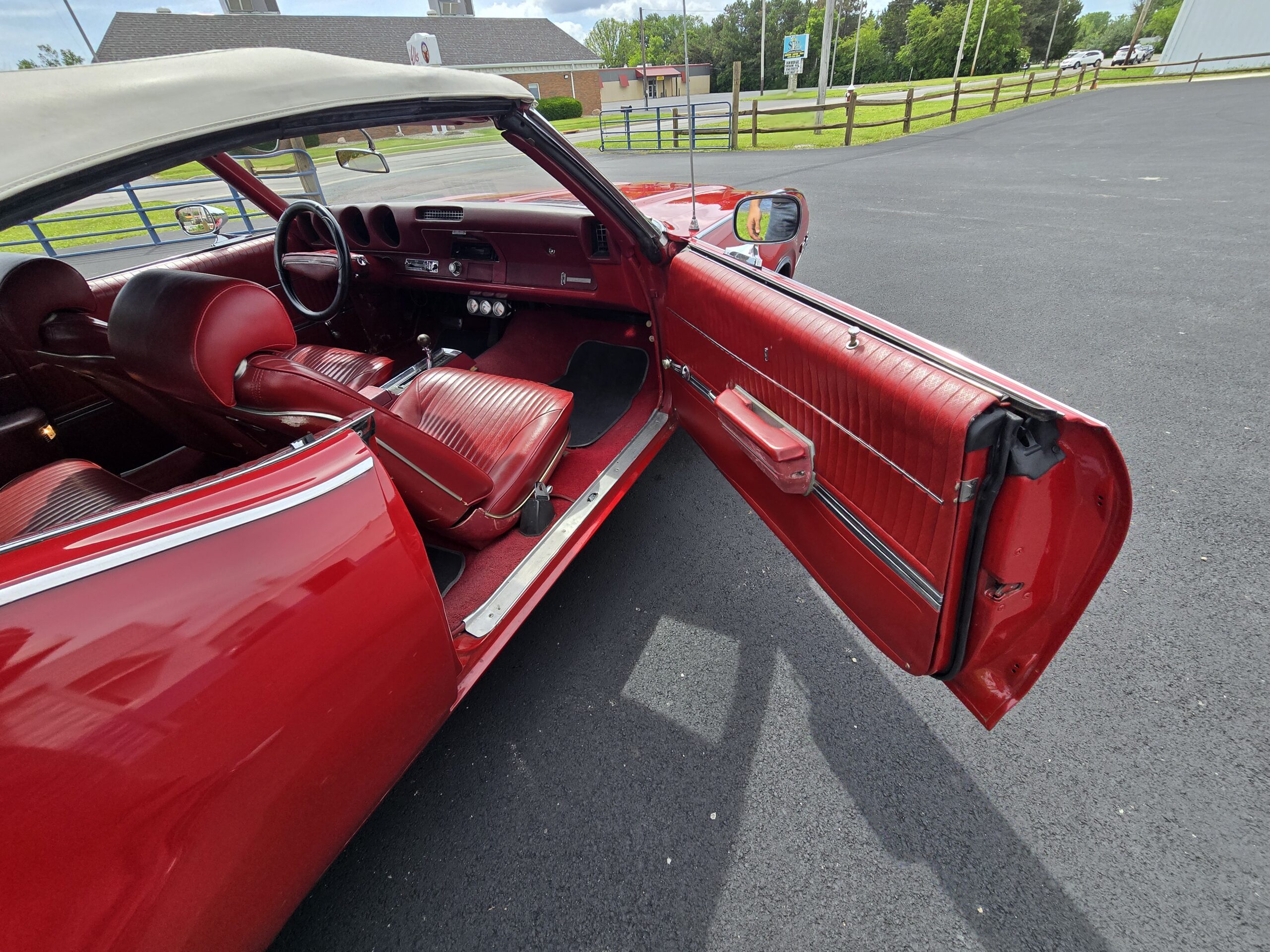 
								1969 Oldsmobile Cutlass S Convertible full									