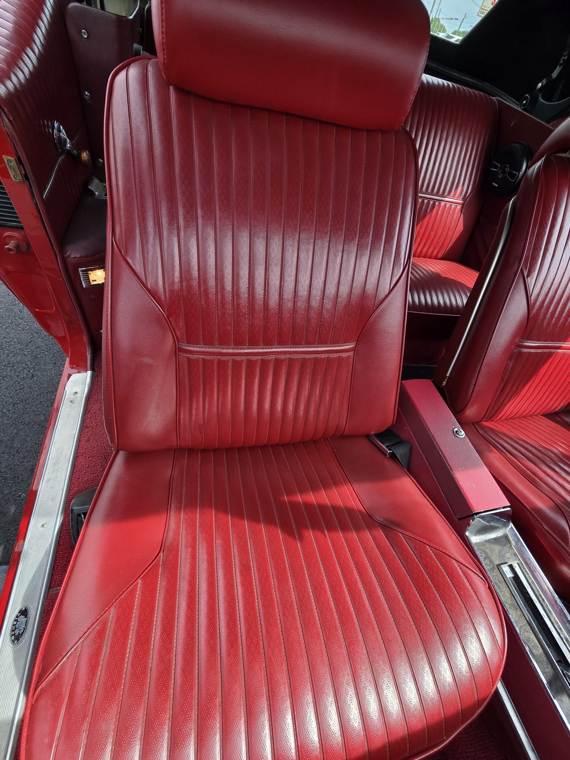 
								1969 Oldsmobile Cutlass S Convertible full									