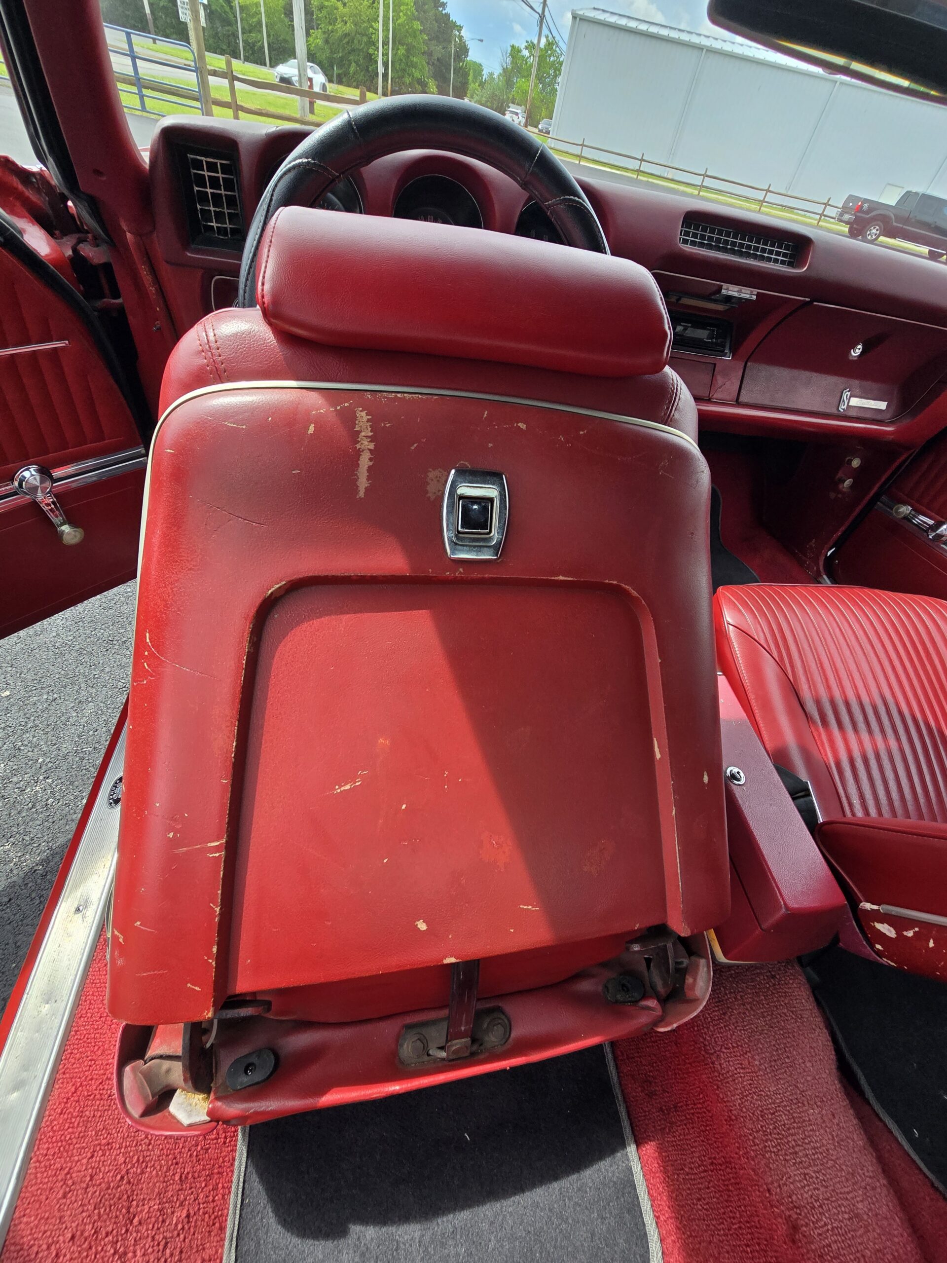 
								1969 Oldsmobile Cutlass S Convertible full									