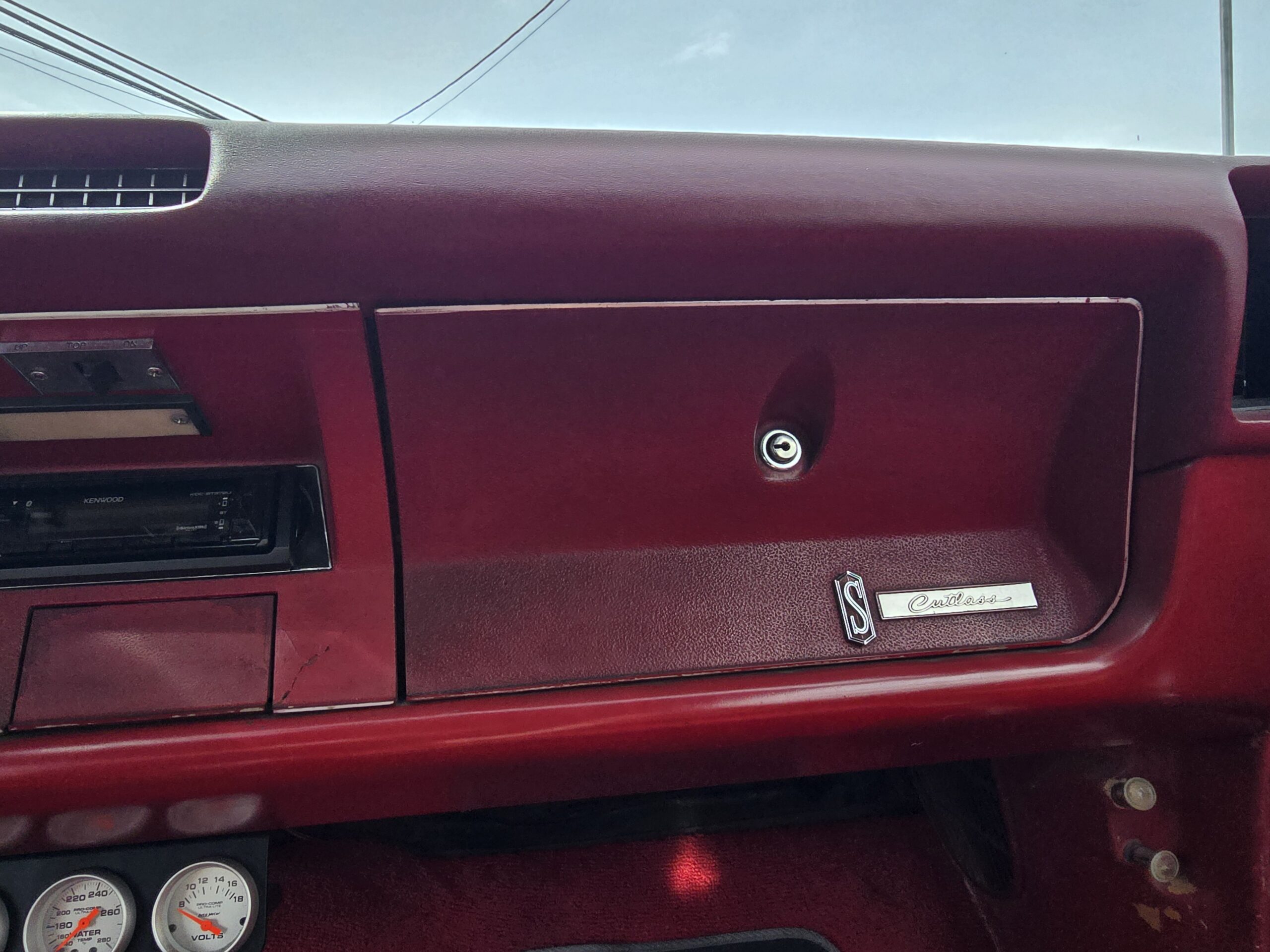 
								1969 Oldsmobile Cutlass S Convertible full									
