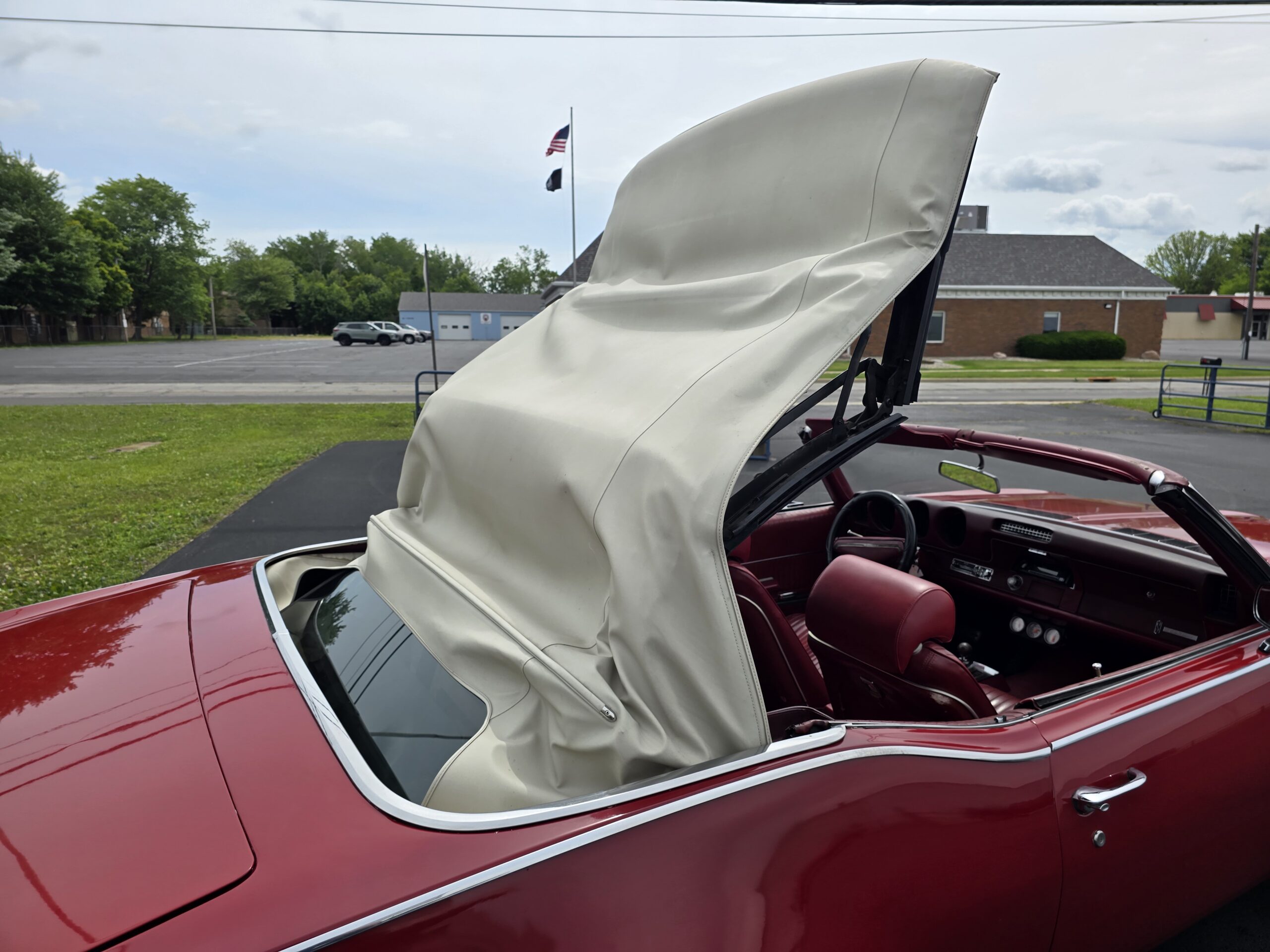 
								1969 Oldsmobile Cutlass S Convertible full									