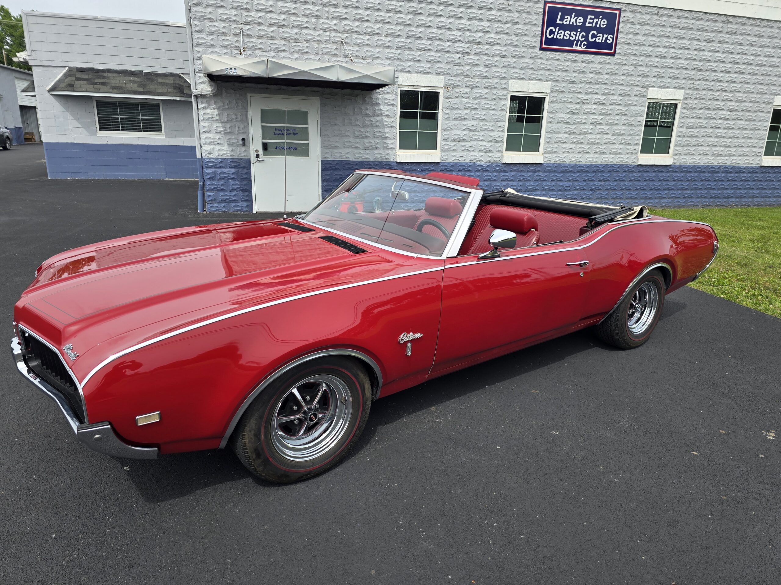 
								1969 Oldsmobile Cutlass S Convertible full									
