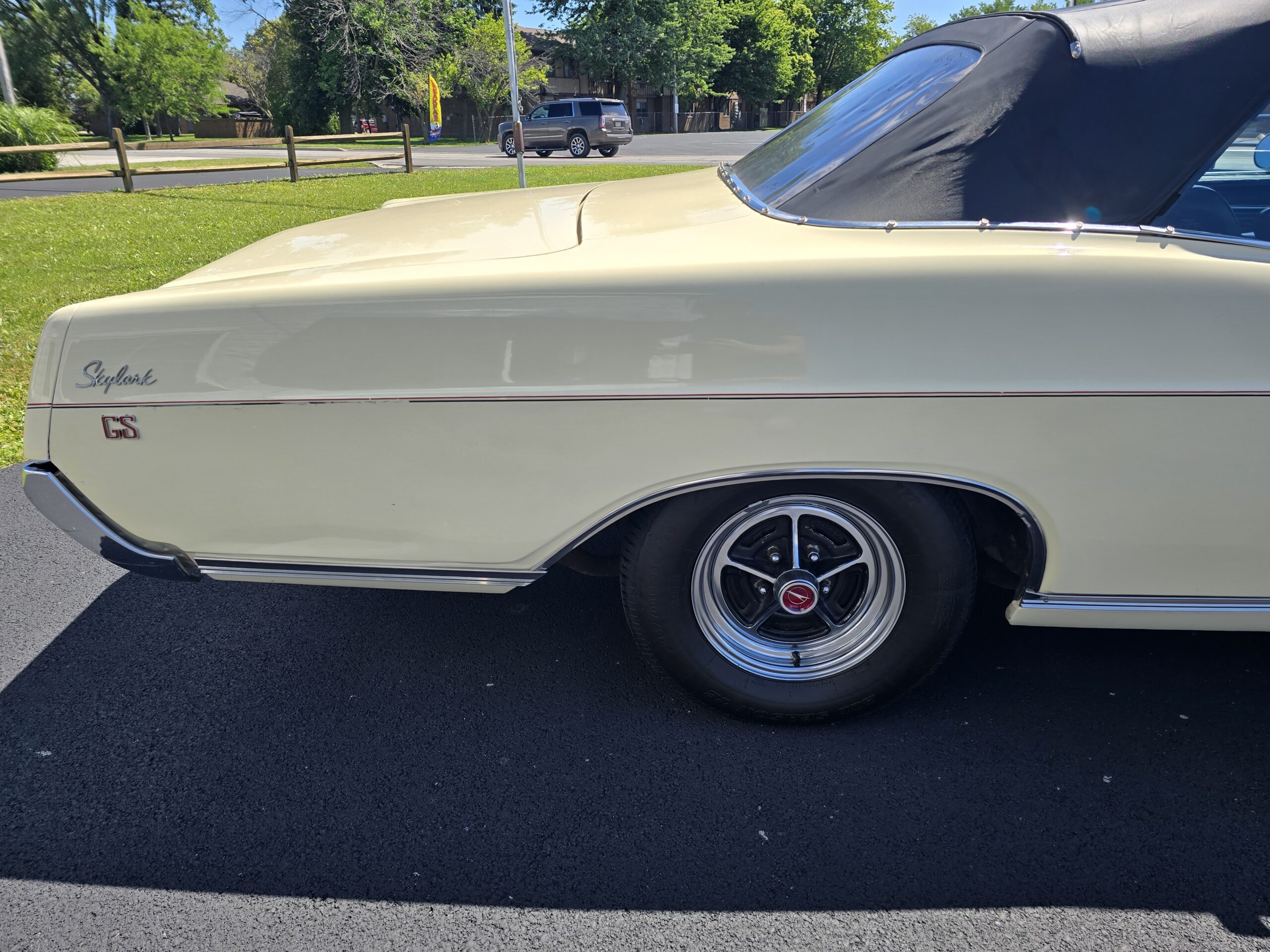 
								1966 Buick Skylark GS Convertible full									