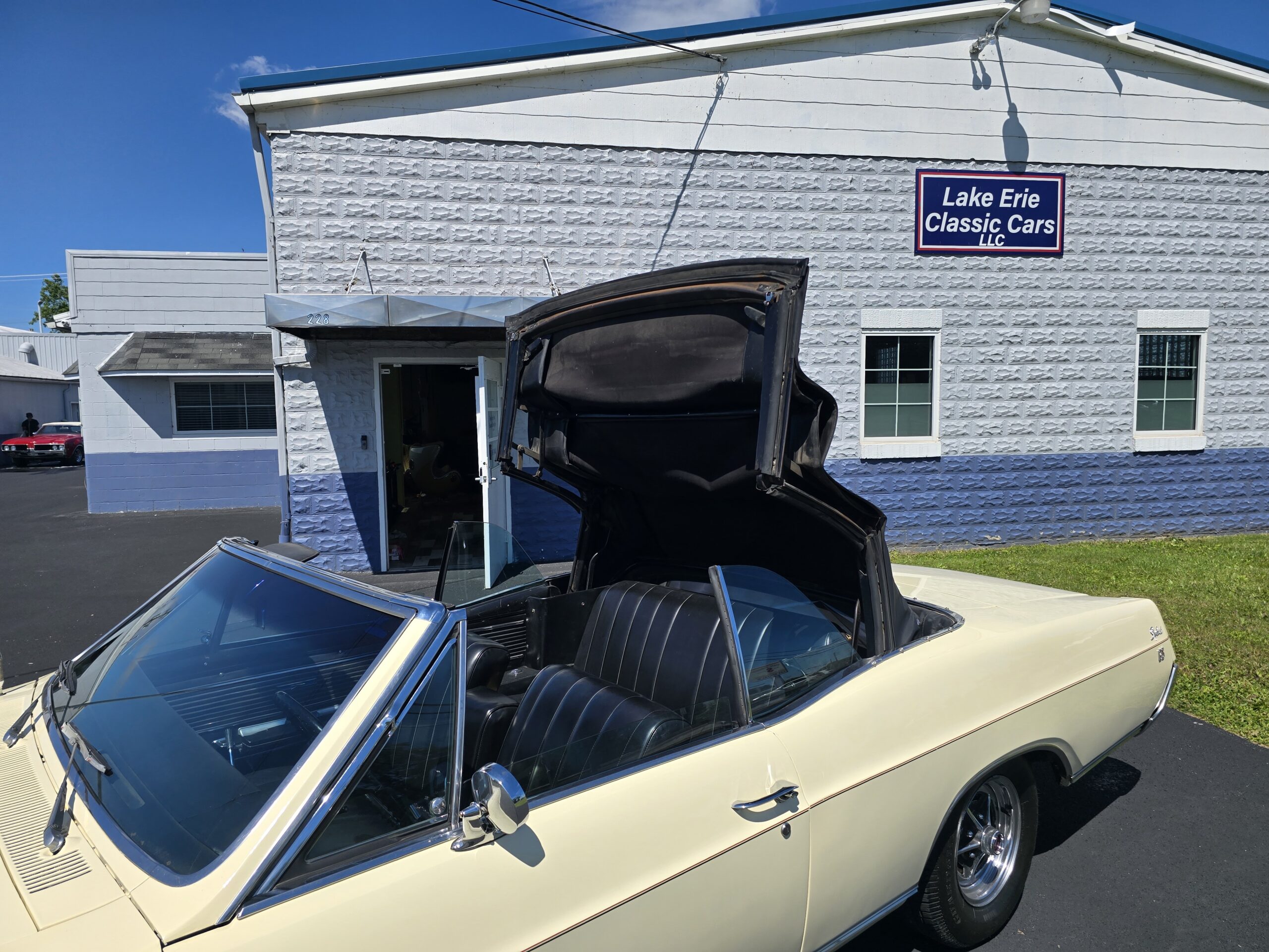 
								1966 Buick Skylark GS Convertible full									