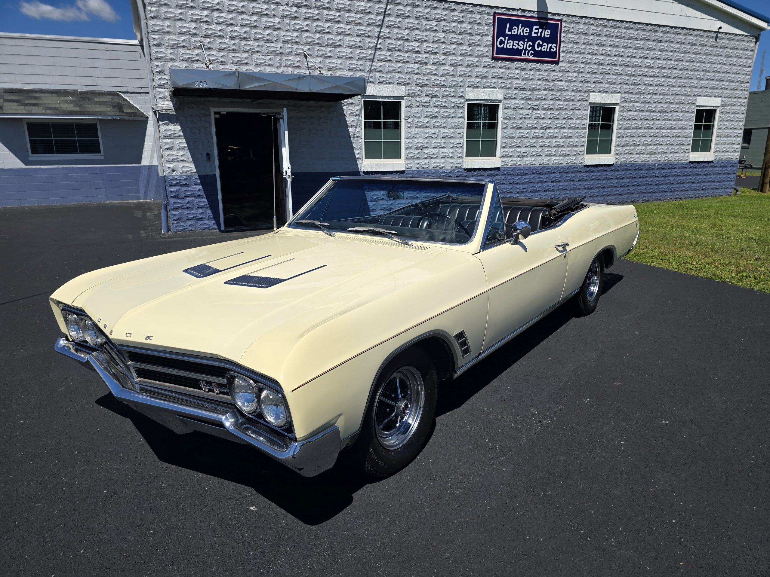 
								1966 Buick Skylark GS Convertible full									