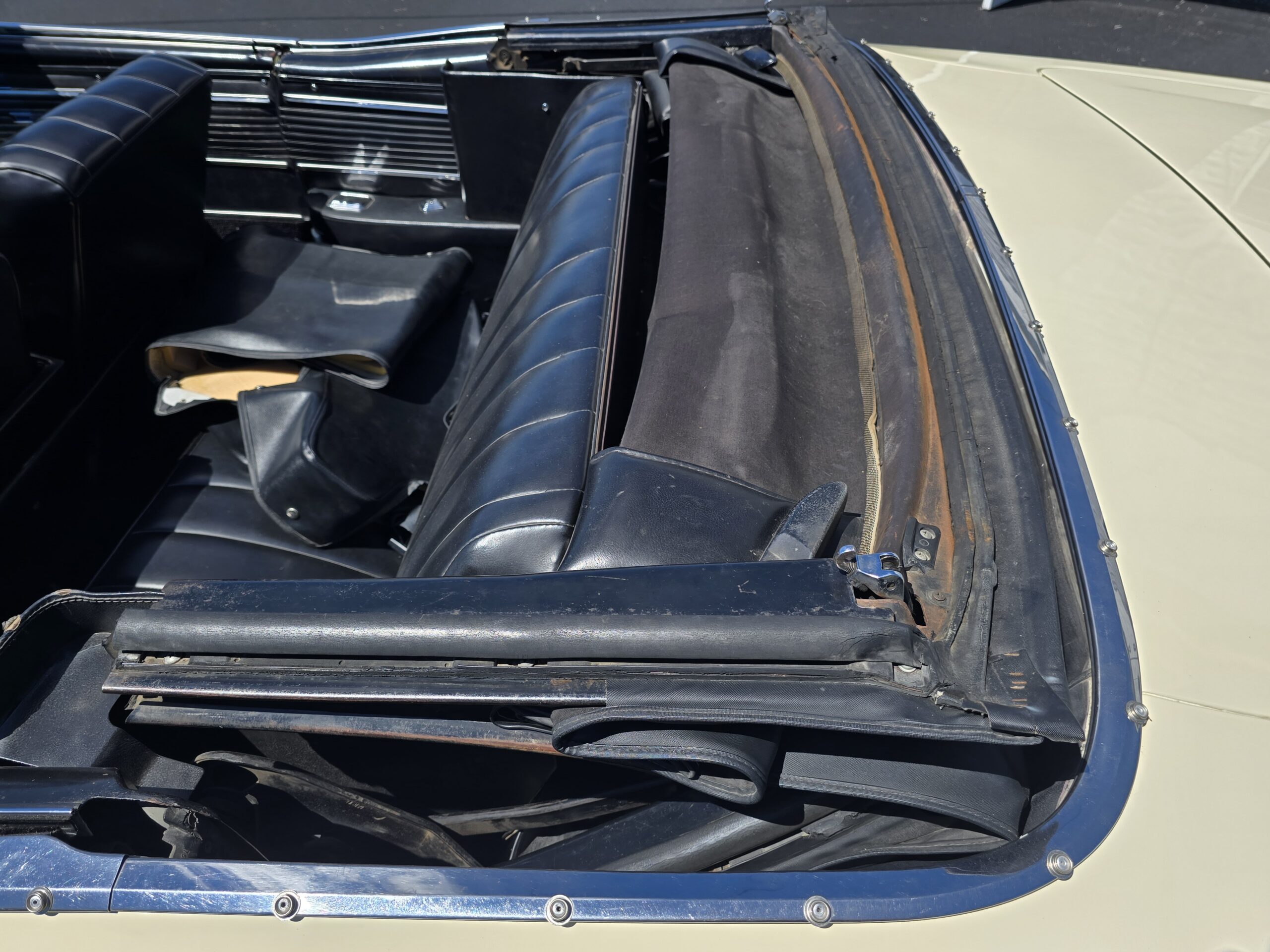 
								1966 Buick Skylark GS Convertible full									