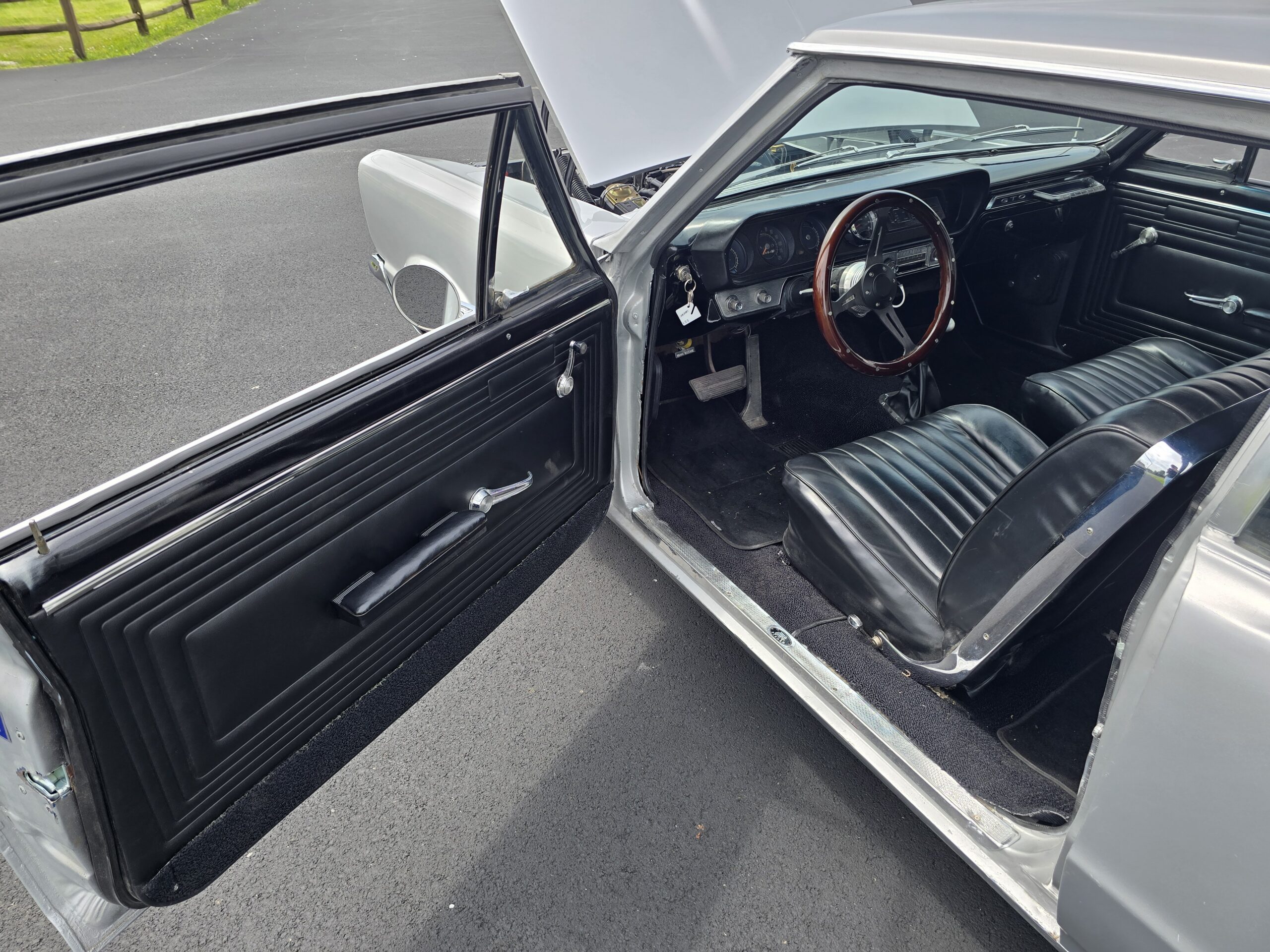 
								1965 Pontiac Tempest (GTO Replica) full									
