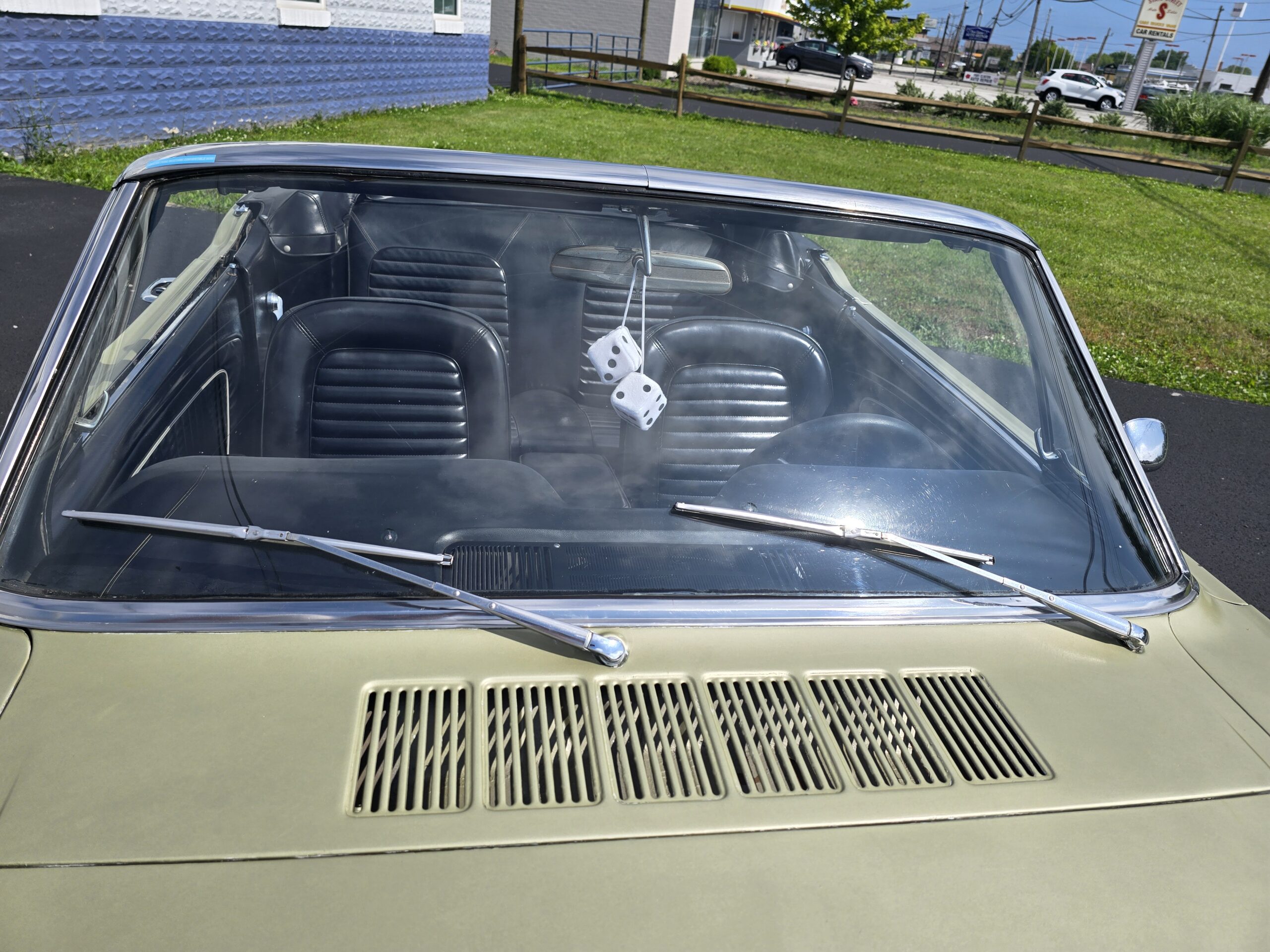 
								1965 Ford Mustang Convertible full									