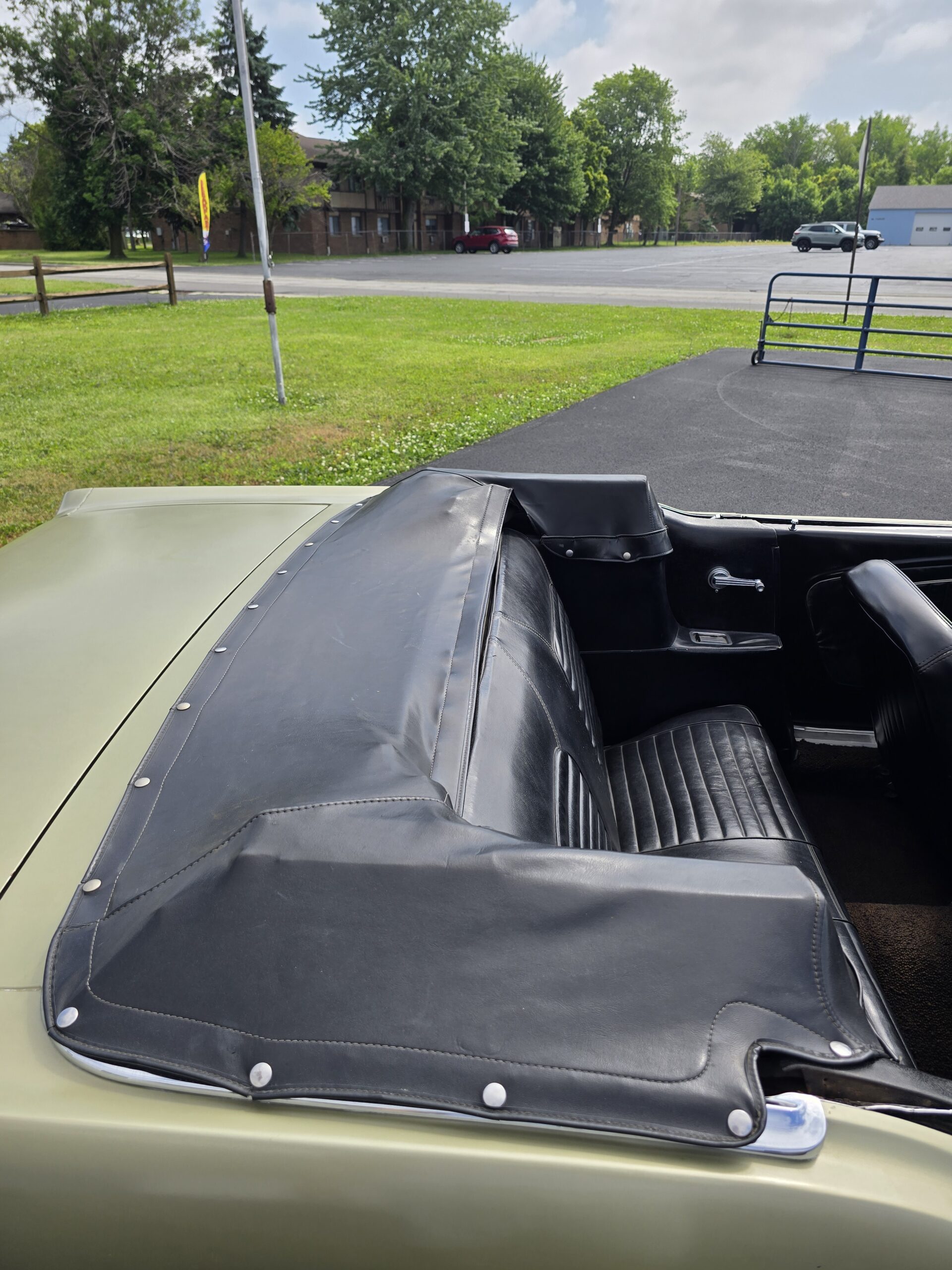 
								1965 Ford Mustang Convertible full									