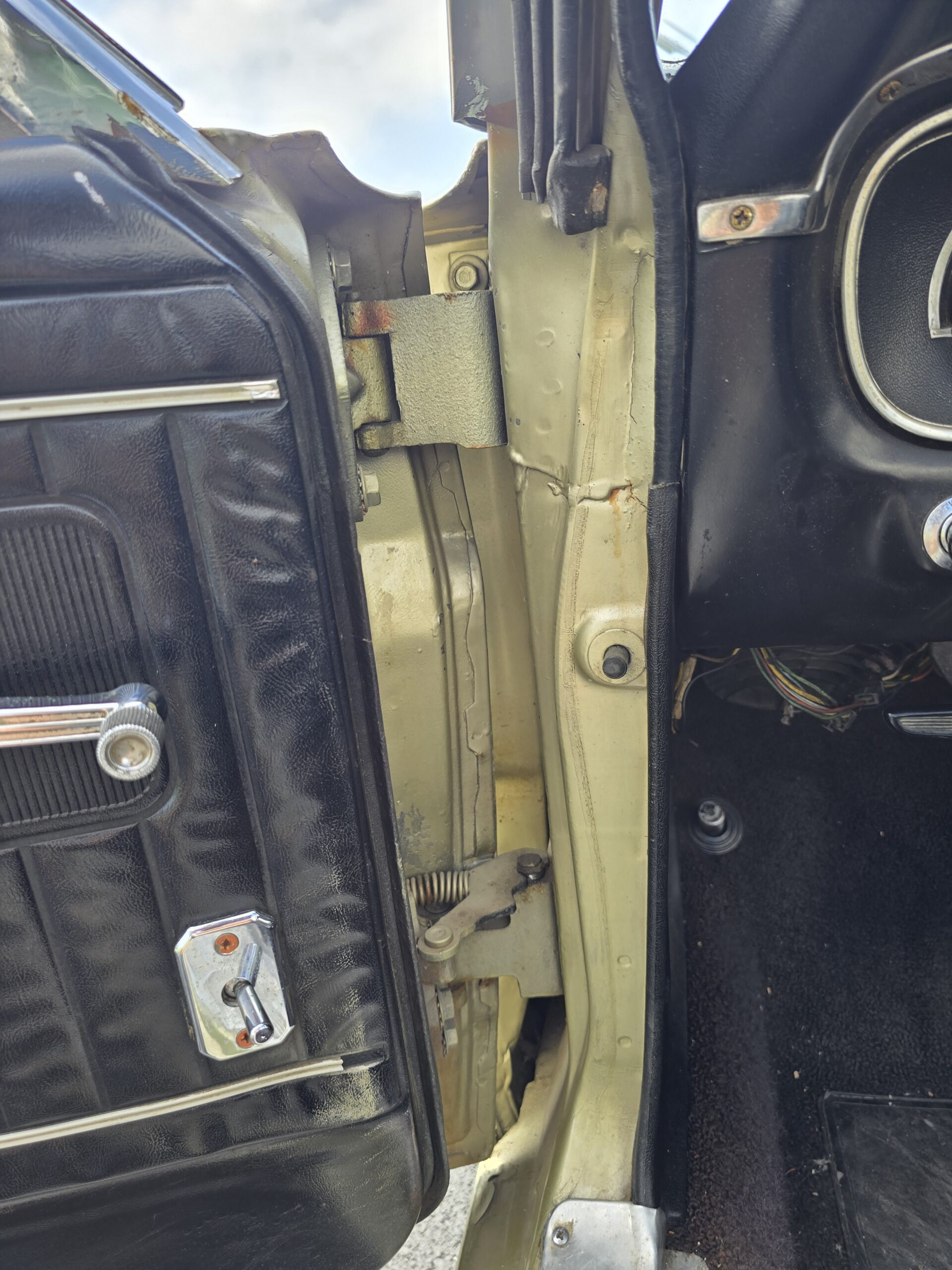 
								1965 Ford Mustang Convertible full									